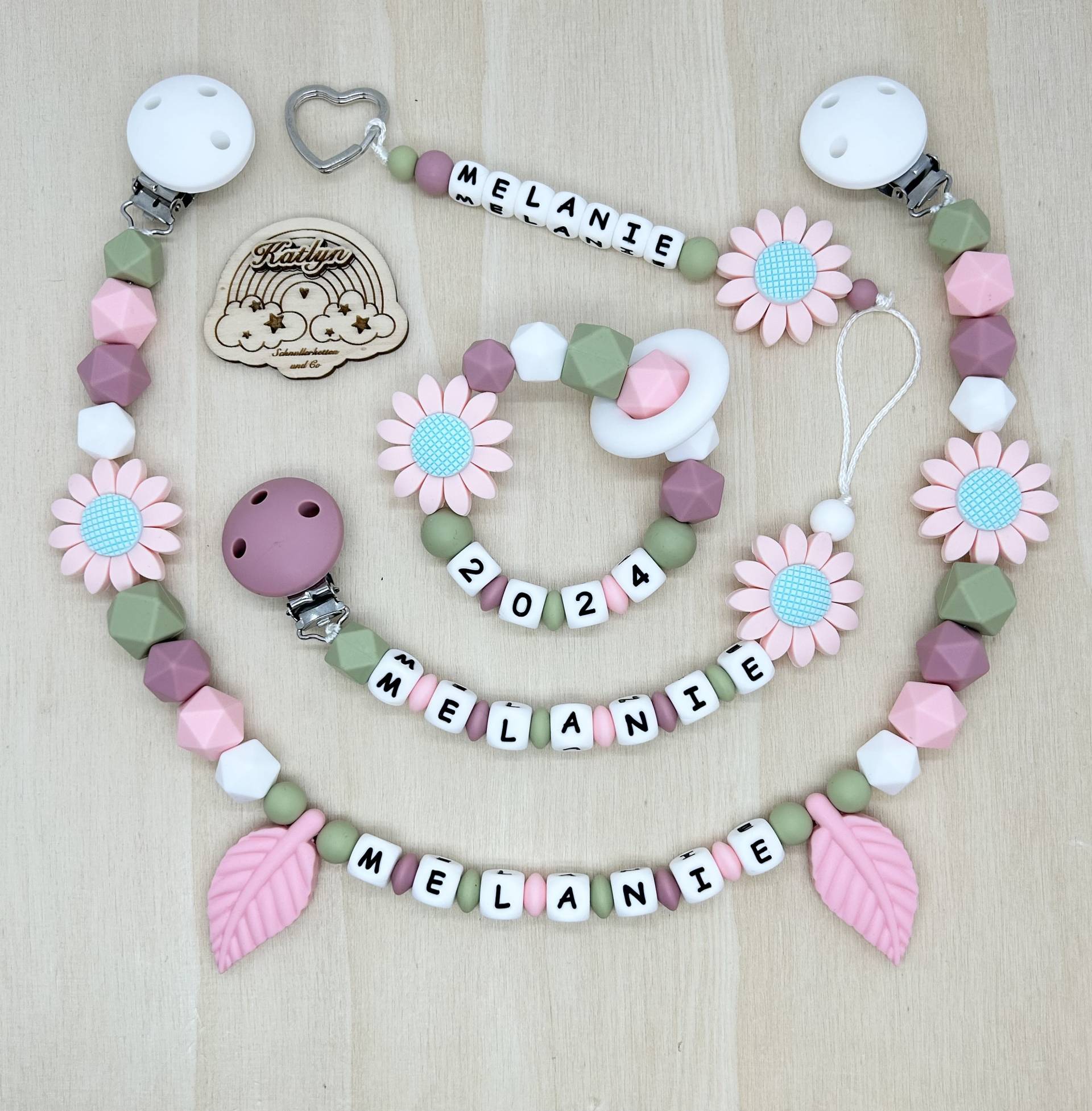 Babygeschenk Schnullerkette Mit Name , Kinderwagenkette, Schlüsselanhänger Und Greifling Aus Silikon Perlen Blume + Ring Adaptor Gratis von Etsy - Handmadekatlyn