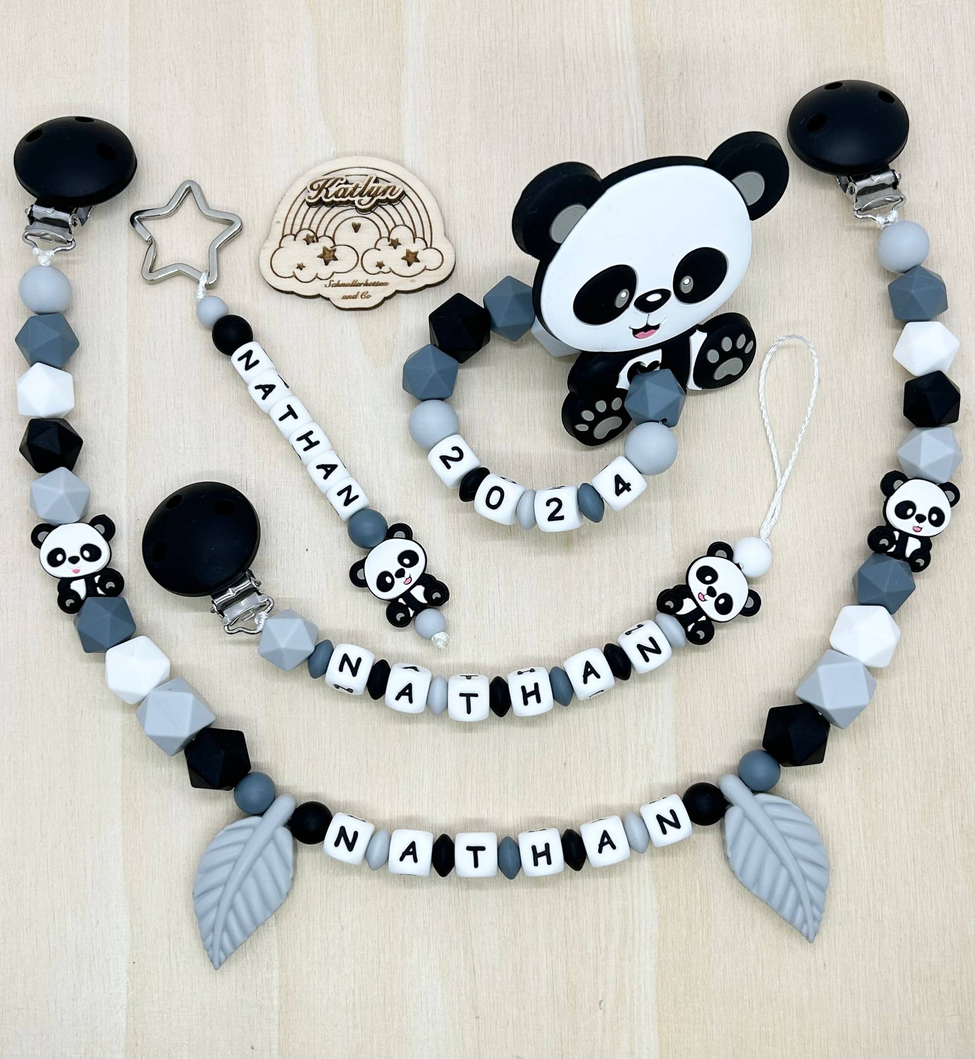 Babygeschenk Set . Schnullerkette Mit Name Kinderwagenkette Greifling Schlüsselanhänger Panda Grau von Etsy - Handmadekatlyn