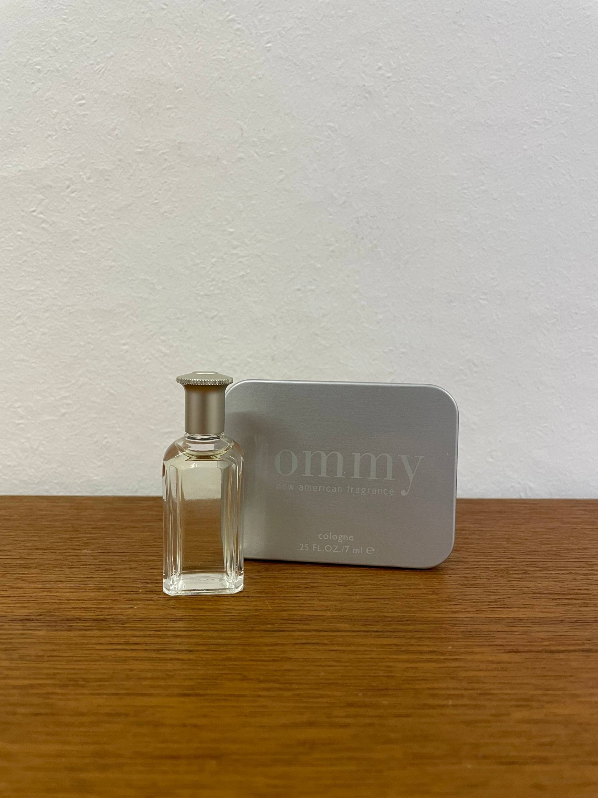 Mini Vintage Tommy Hilfiger Parfum Duft Miniatur Flakon Mit Blechdose von Etsy - HannoverVintagestore