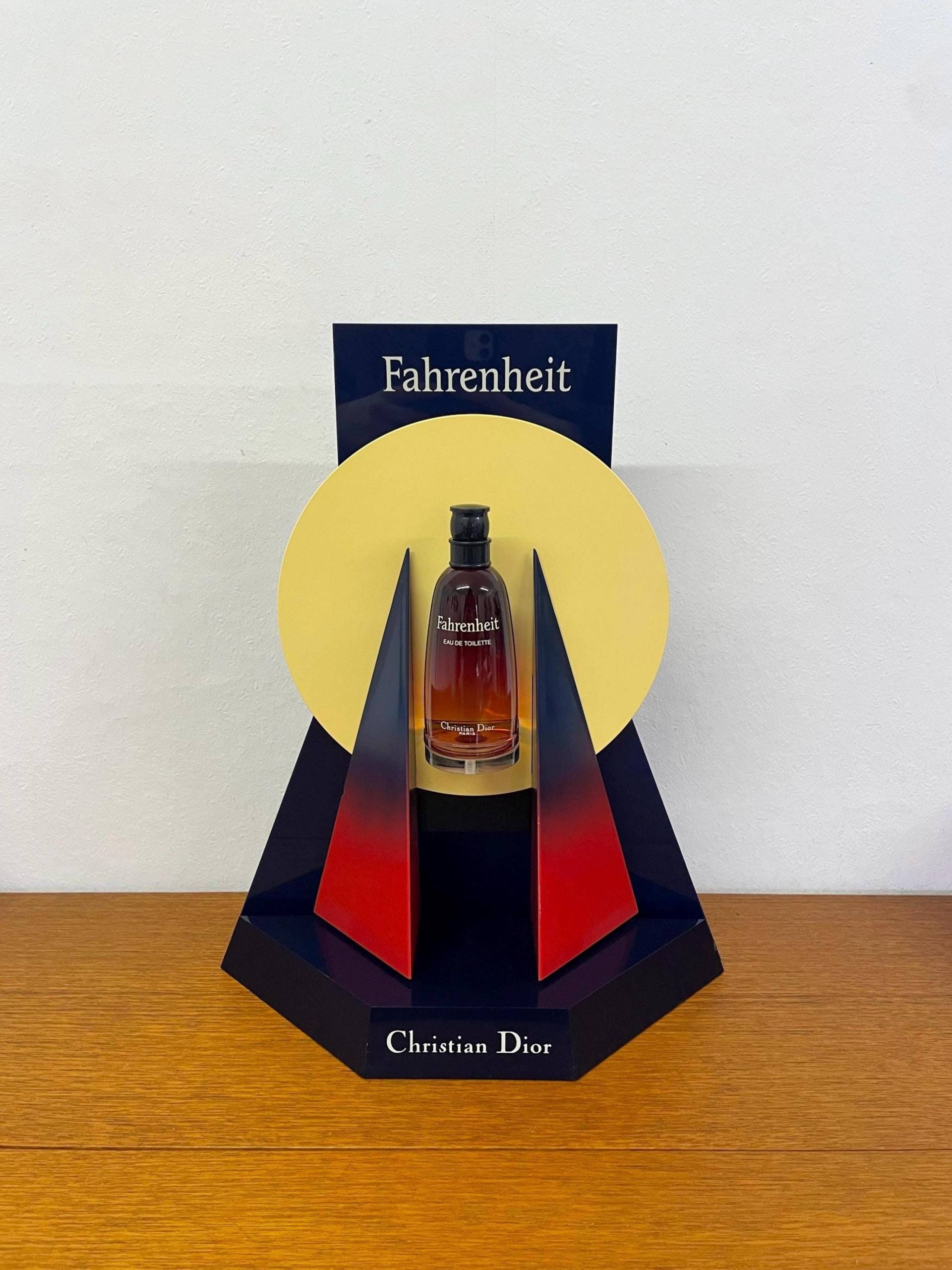 Vintage Christian Dior Fahrenheit Parfum Display/Aufsteller Eau De Toilette Flakon Und Kunststoff Werbe-Display von Etsy - HannoverVintagestore