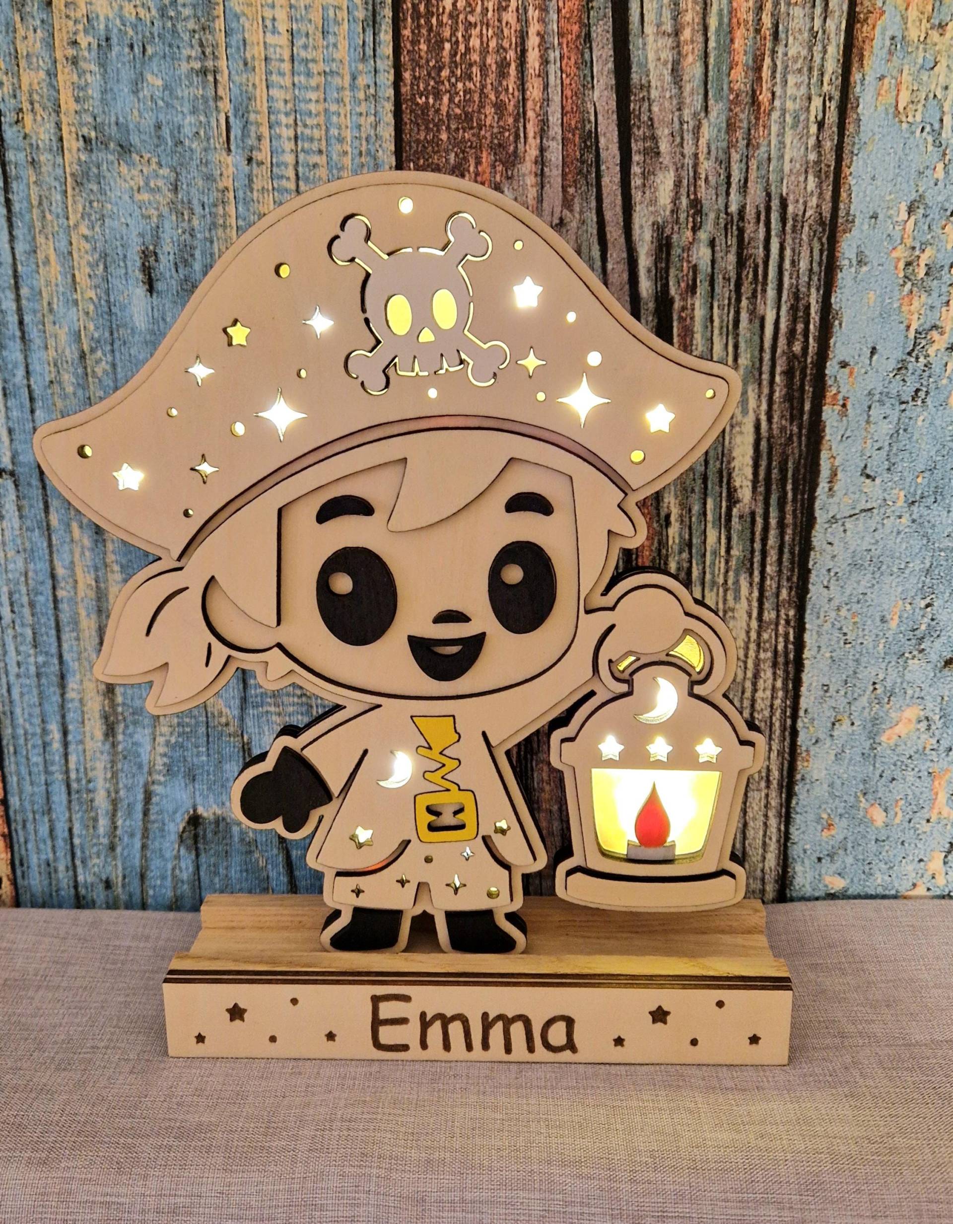 Nachtlicht Pirat Mit Name Licht Geschenk Zur Geburt Taufe Junge Mädchen Geburtstag Nachtlampe Einzigartig Baby Deko Nachtlicht Pirat Mit Name Licht Geschenk Zur Geburt Taufe Junge Mädchen Geburtstag Nachtlampe Einzigartig Baby Deko von Etsy - HarmonyHandmadeWaren