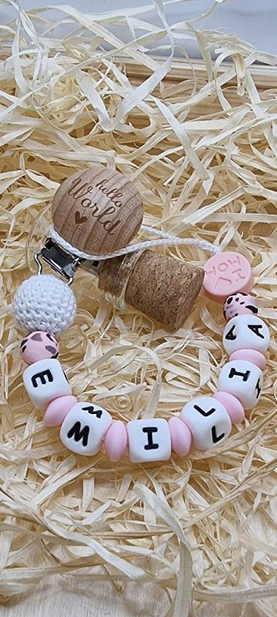 Schnullerkette | Pink Mit Eigenem Namen - Individualisierbar von Etsy - HeLiNoDesigns