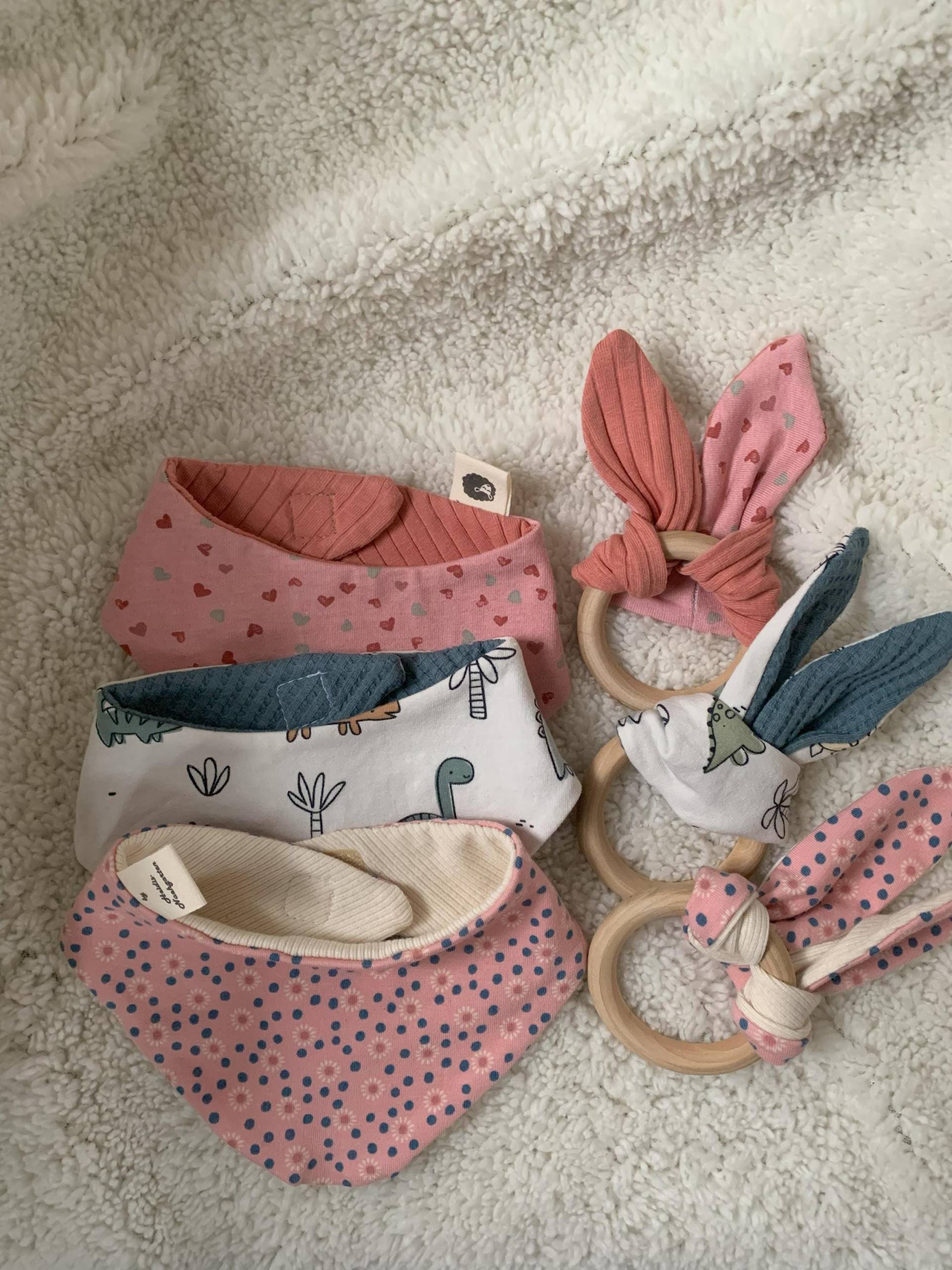 Baby Geschenkset 2Teilig Halstuch Und Greifring von Etsy - HeidisNaehgarten