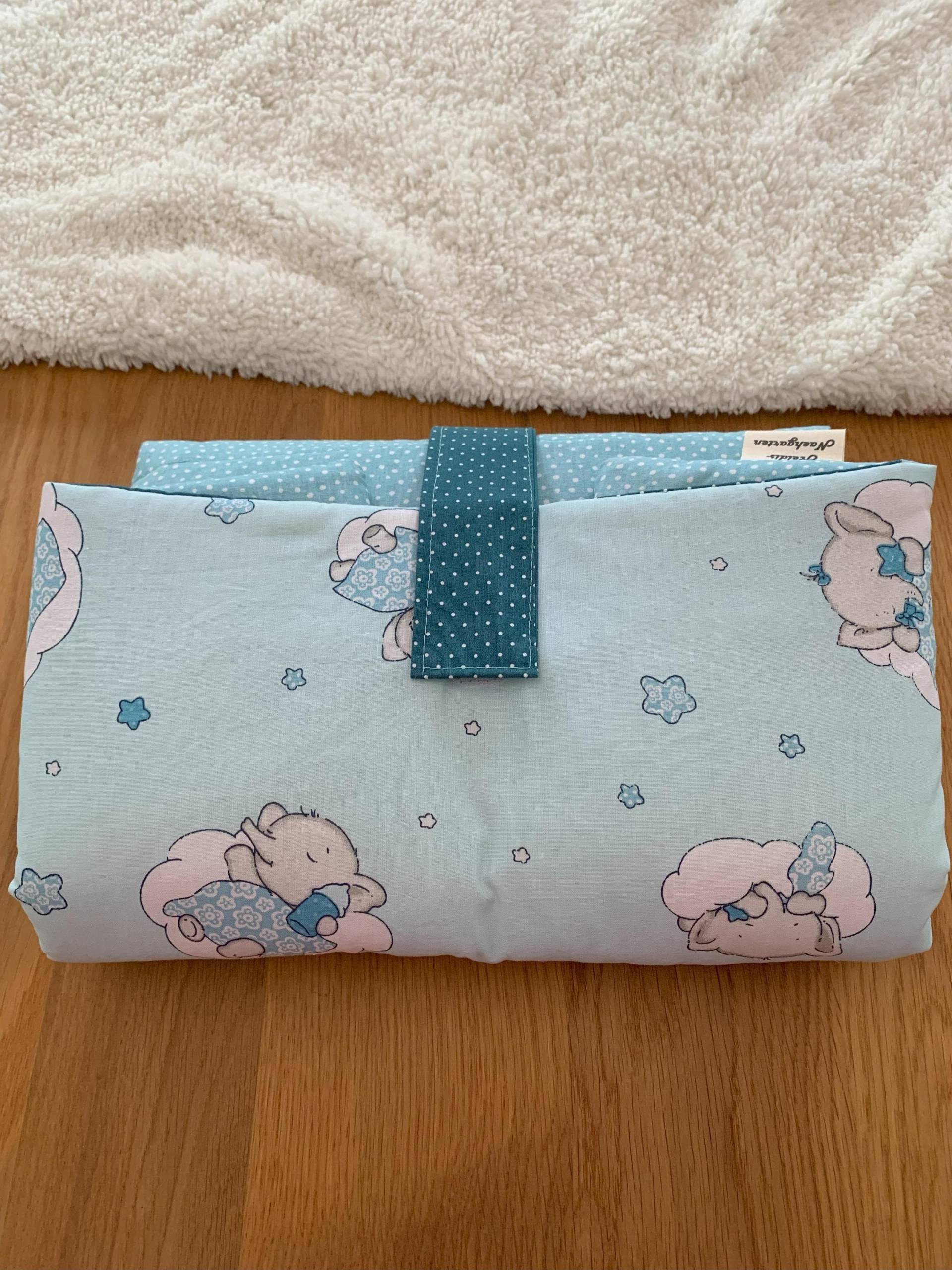 Wickelunterlage Wilma Für Unterwegs Mit Taschen Windeln, Feuchttücher Etc. Handgenäht Wickelunterlage Wilma Für Unterwegs Mit Taschen Windeln, Feuchttücher Etc. Handgenäht von Etsy - HeidisNaehgarten