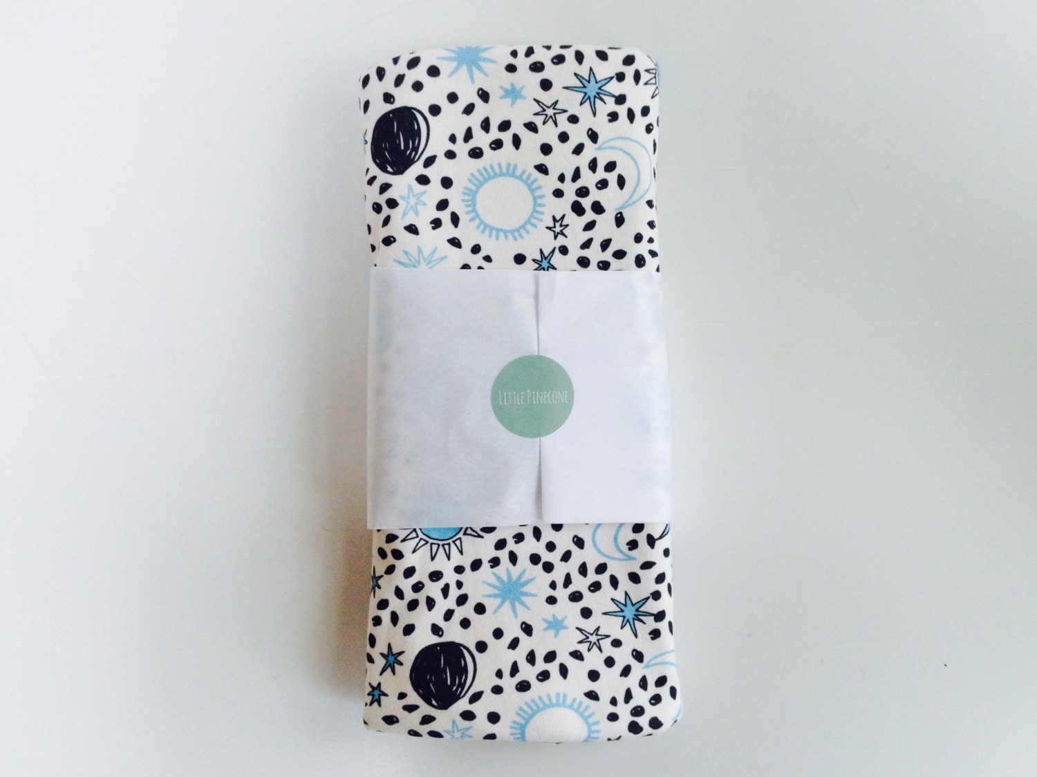 Bio Babydecke Mit Mondsorte Sonne, Sterne, Wickeltuch, Wickeldecke, Babydecke, Babygeschenk Bio Babydecke Mit Mondsorte Sonne, Sterne, Wickeltuch, Wickeldecke, Babydecke, Babygeschenk von Etsy - HelloLittlePinecone