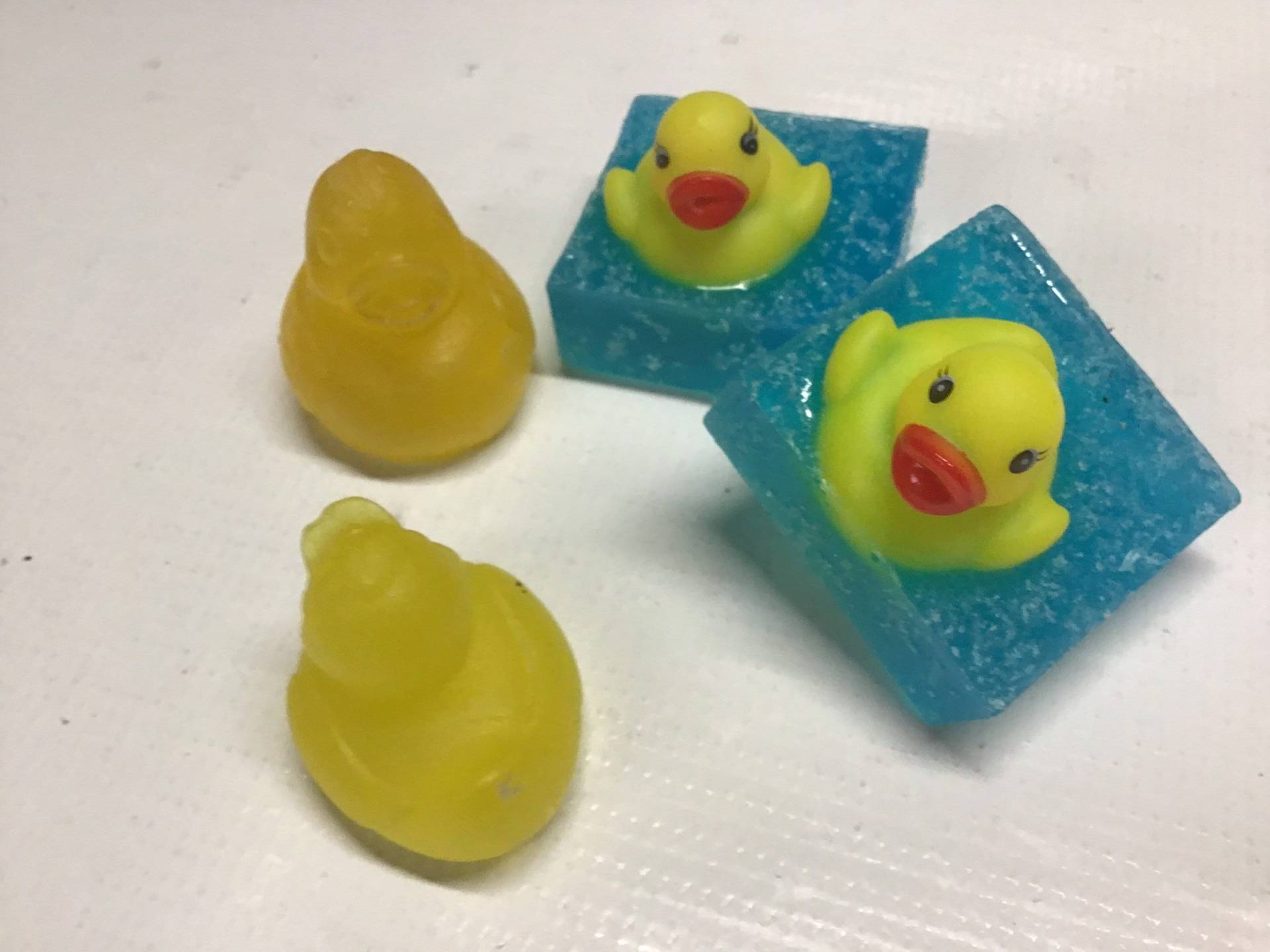 Gummi Enten Seifen von Etsy - Hermcrafts