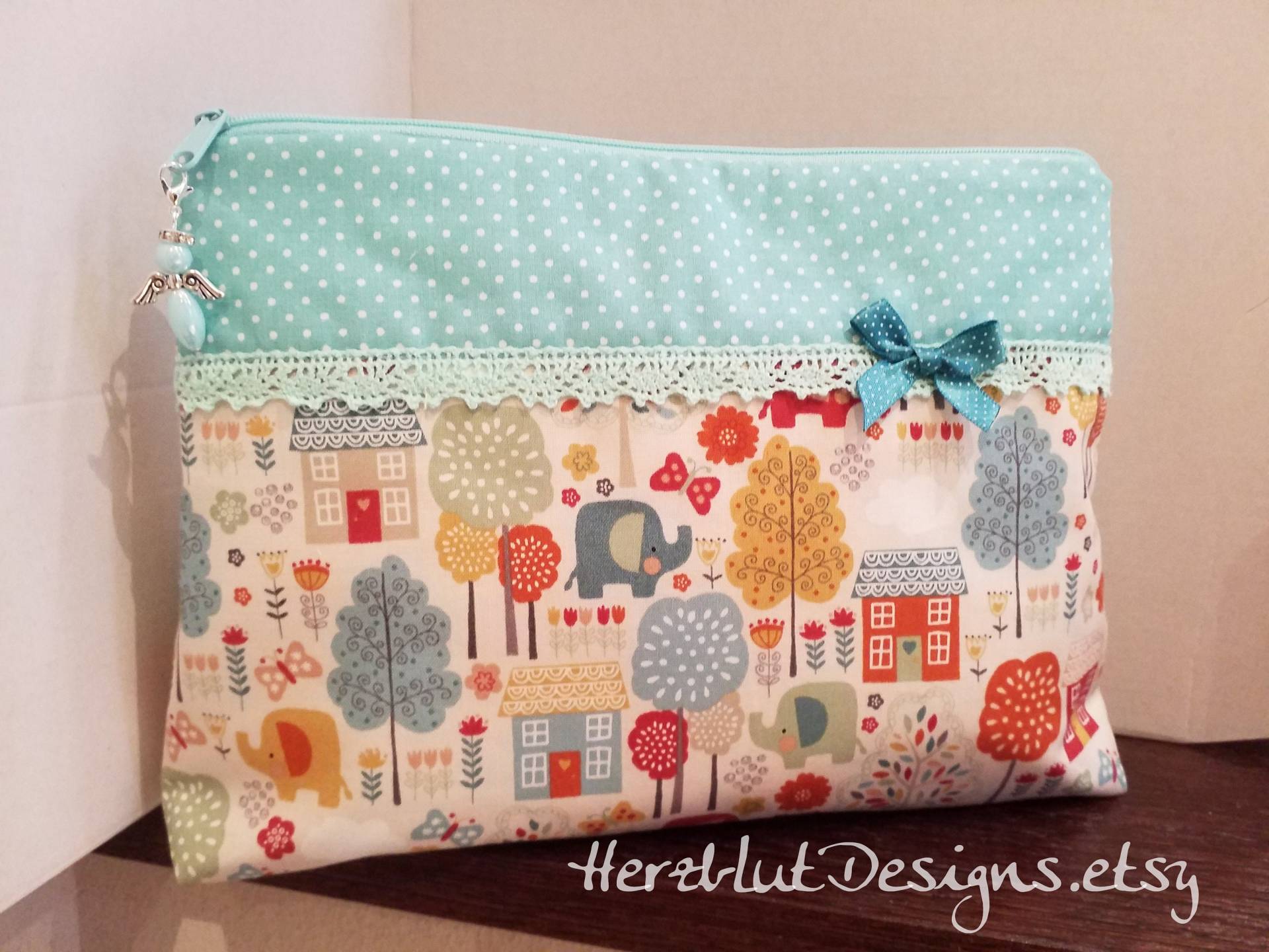 Windeltasche/Kulturtasche + Name von Etsy - HerzblutDesigns