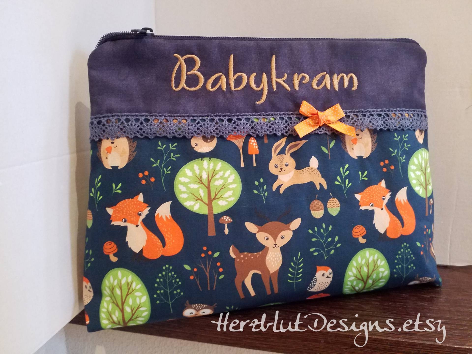 Windeltasche/Kulturtasche + Name von Etsy - HerzblutDesigns