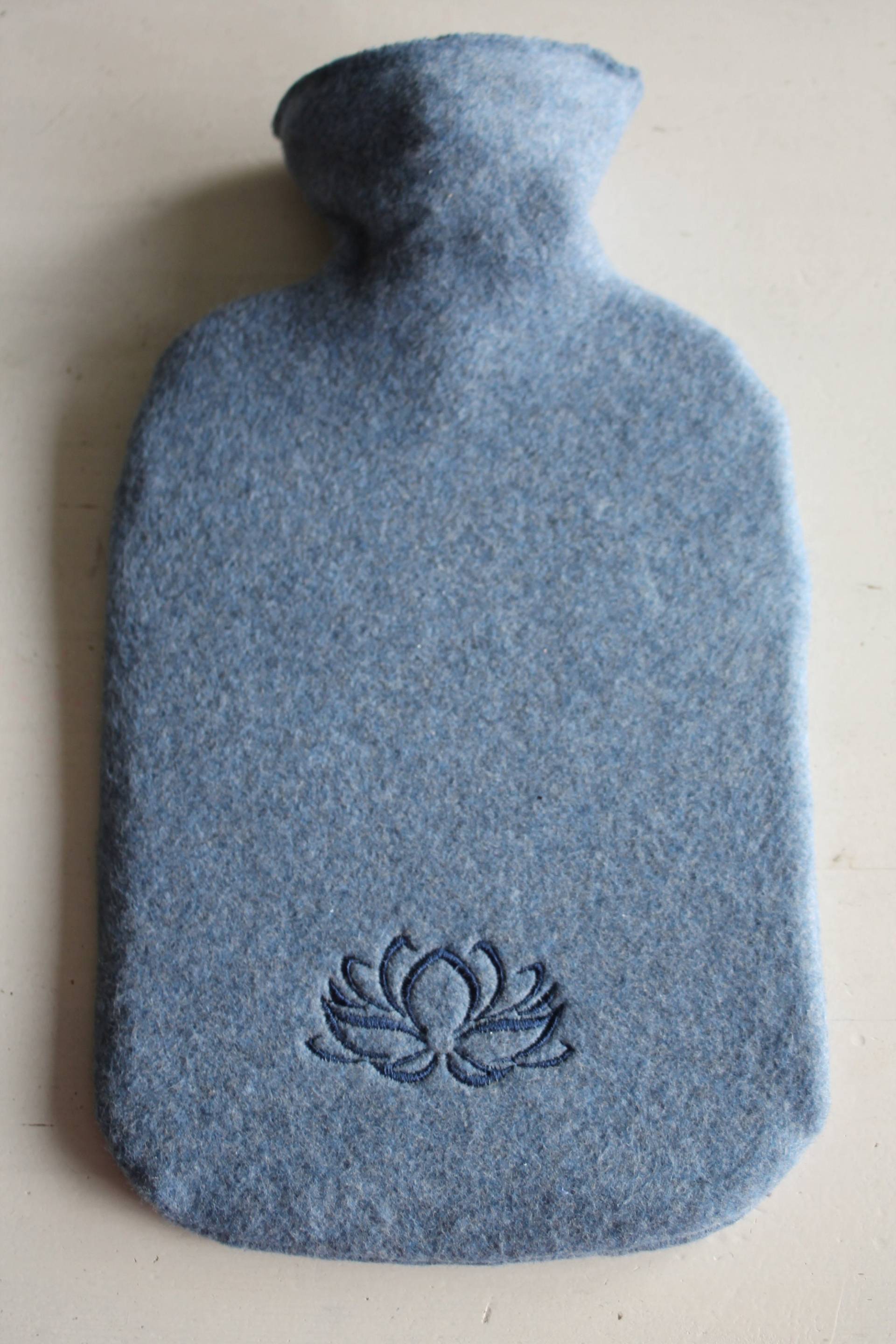 Wärmflasche 100% Bio-Baumwollfleece Jeansblau Mit Stickerei Verschiedene Variationen Wärmflasche 100% Bio-Baumwollfleece Jeansblau Mit Stickerei Verschiedene Variationen von Etsy - HerzensKleiderStoffe