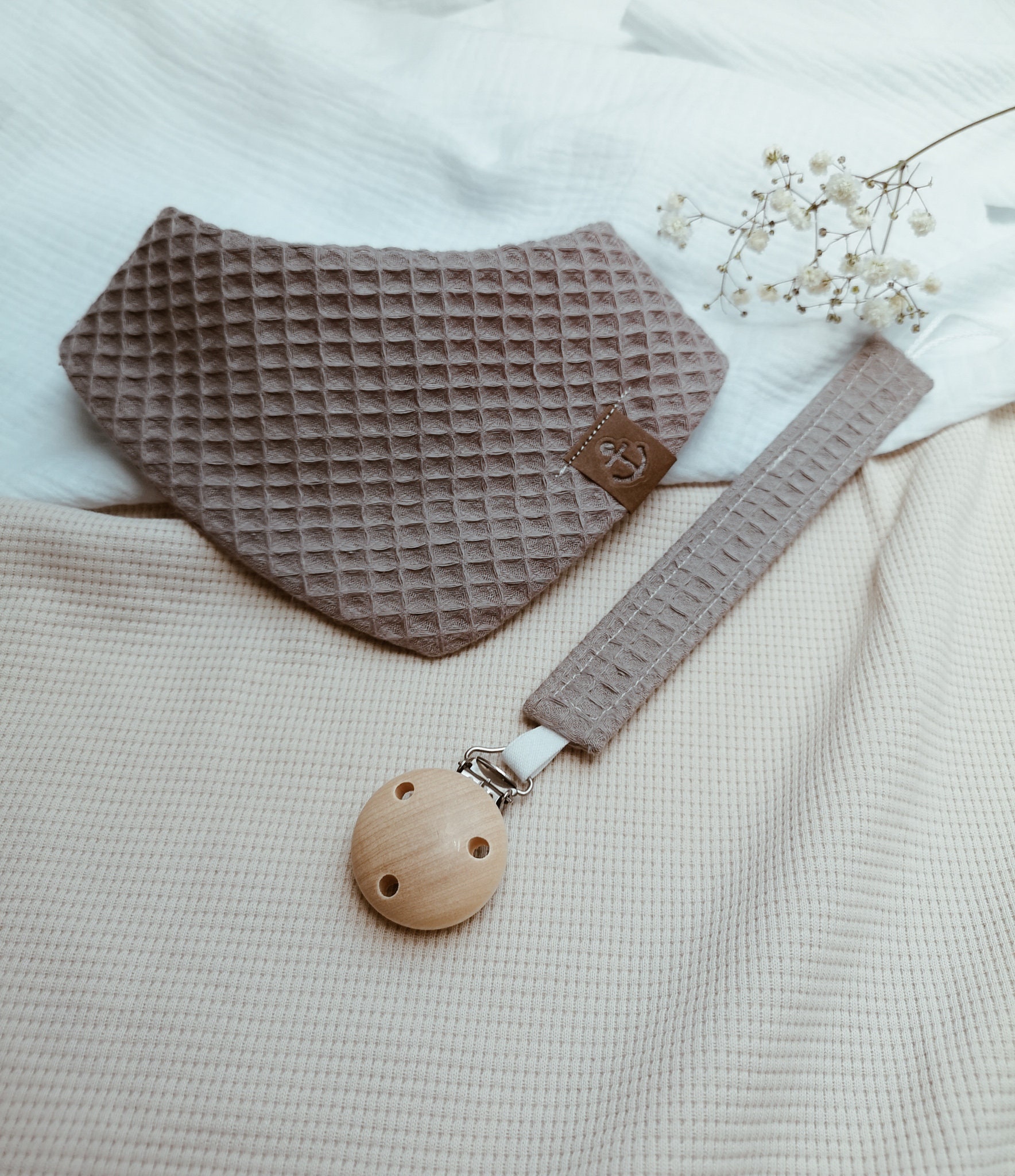 Set Dreieckstuch Schnullerkette Baumwolle Halstuch Sabbertuch Geschenk Taufe Geburt Lätzchen Anker Spucktuch Junge0 Kleinkind Baby Set Dreieckstuch Schnullerkette Baumwolle Halstuch Sabbertuch Geschenk Taufe Geburt Lätzchen Anker Spucktuch Junge0 Kleinkind Baby von Etsy - Herzenszeug