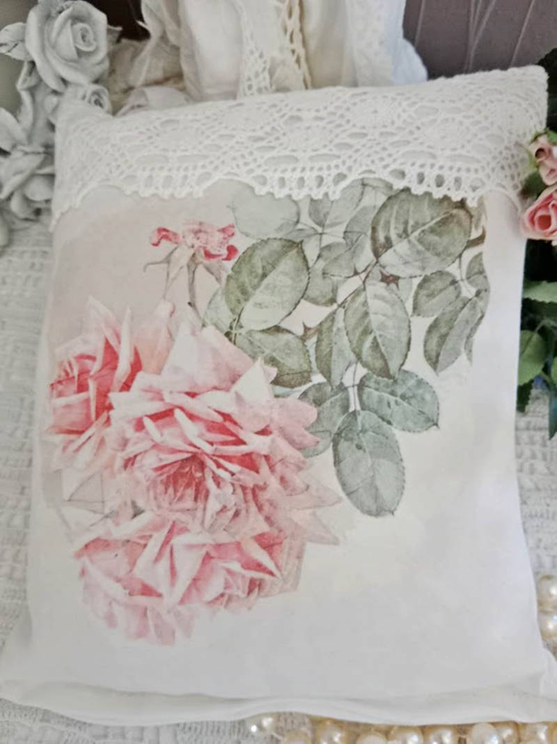 Zirben - Kissen Rosenmotiv Shabby Chic Vintage Living Geschenke Idee von Etsy - Herzmensch01