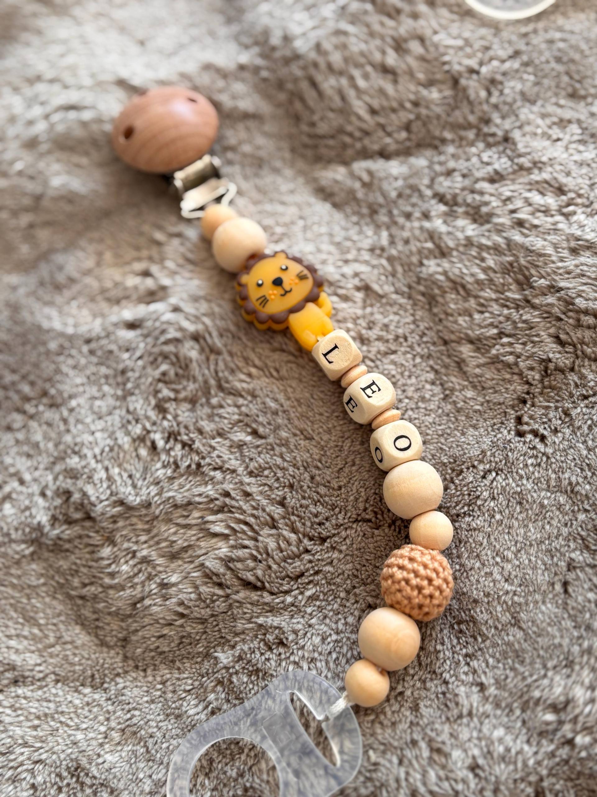 Schnullerkette, Schlüsselanhänger, Kinderwagenkette, Personaliesiert, Beige, Unten, Mädchen, Schnuller von Etsy - Herzstueckvivian