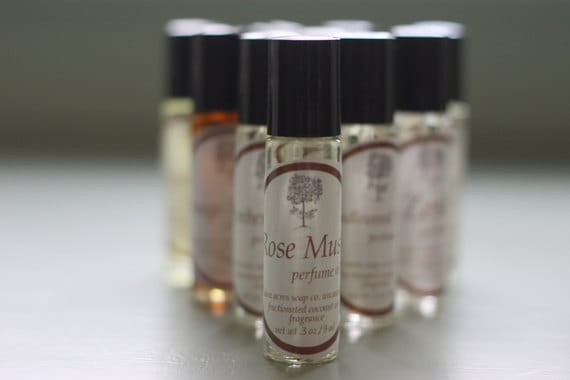 Rose Musk Parfümöl Roll On Applikator von Etsy - HiddenAcresSoapCo