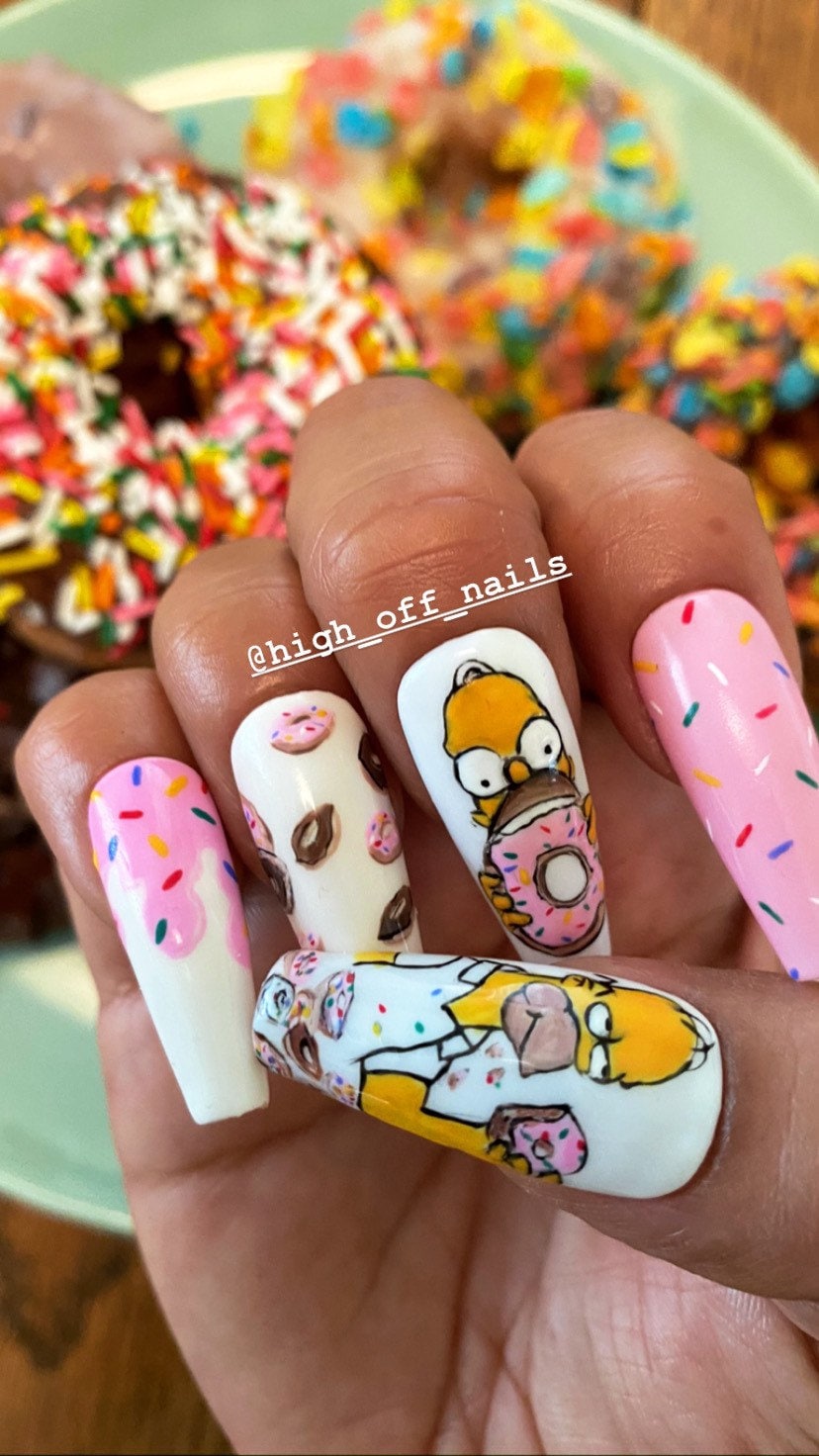 Homer Press-On Es von Etsy - HighoffnailsStudio