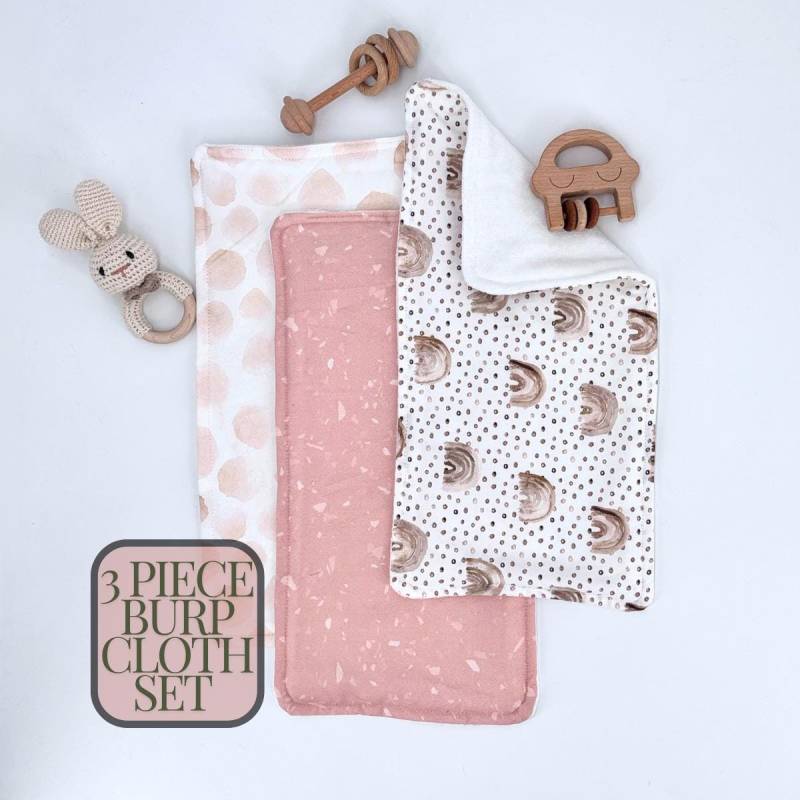 Baby Spucktuch Pink Set Neugeborenen Geschenk Polka Dot Baumwolltuch Velour Rückseite Säugling Bundle Duschgeschenk Nursery Pack White Design Mädchen von Etsy - HilltopBabyandMore