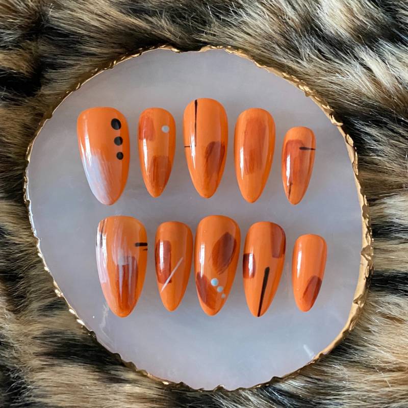 Es Gibt...abstrakt von Etsy - HonedLuxuryNails