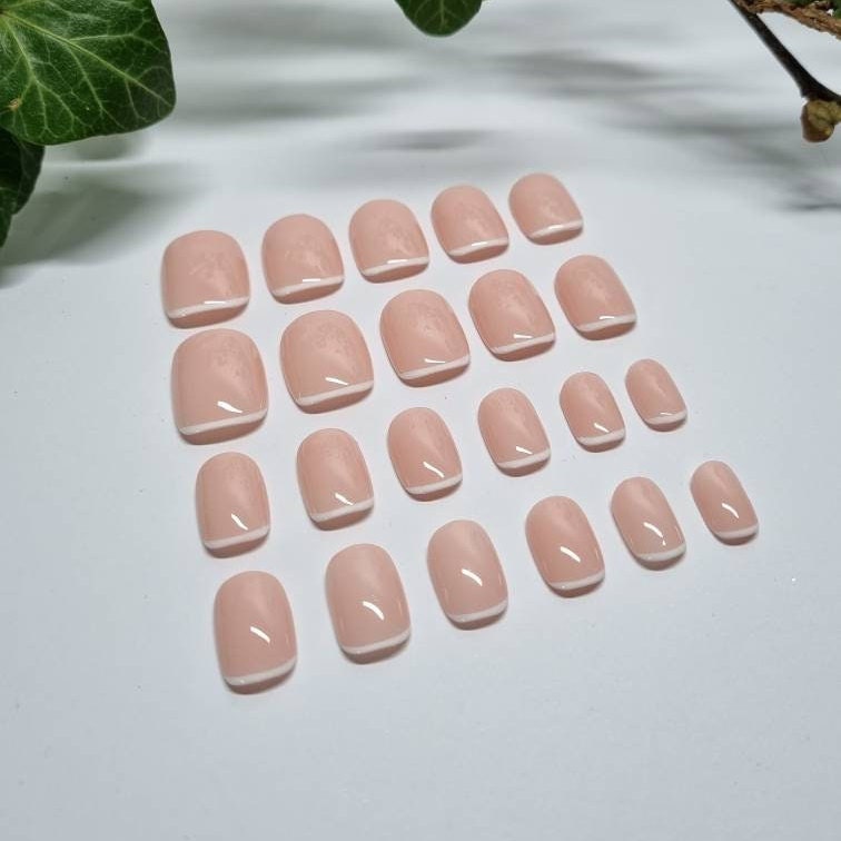 French Opaque Extra Kurz Drücken Sie Auf Die Nägel, Vollständiger Satz, Kein Messen Erforderlich von Etsy - HotGlossNailsStore