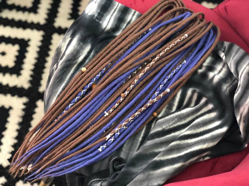 Wolle Dreads Tiramisu Hellbraun Blau Iris Lila Doppelseitig Oder Einseitig Weich Gefälschte Merino Dreadlocks Set Geschenk von Etsy - HyggeDreads