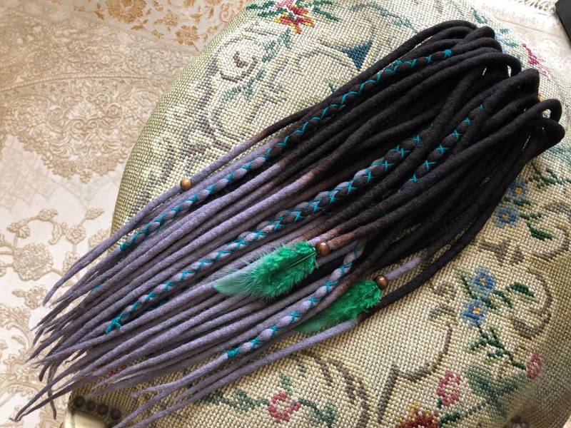 Wolle Fürchtet Ombre Dunkelbraun Auf Grauer Farbe Double Oder Single Ended Weiche Gefälschte Merino Umwickelte Dreadlocks Set Geschenk Haar von Etsy - HyggeDreads