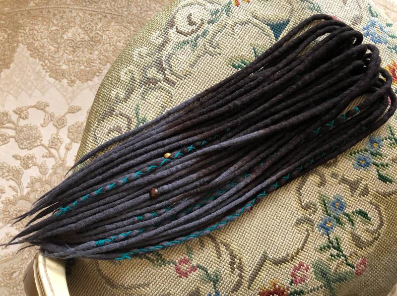 Wolle Fürchtet Ombre Dunkelbraune Bis Dunkelgraue Farbe Double Oder Single Ended Weiche Gefälschte Merino Umwickelte Dreadlocks Set von Etsy - HyggeDreads