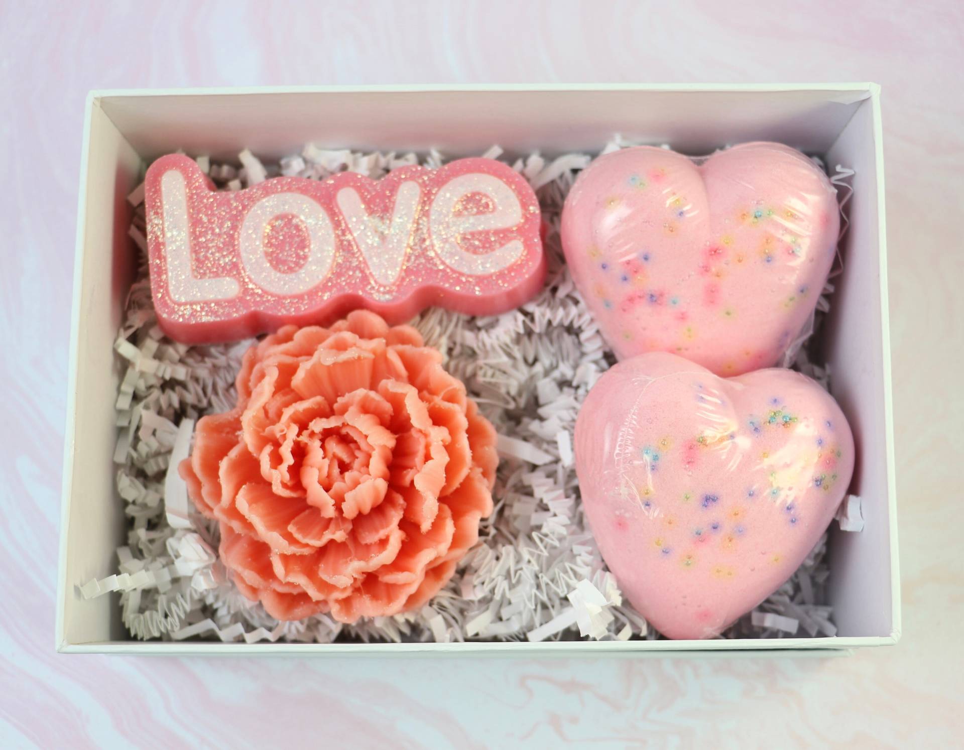 Handgemachtes Seifenset "Love Flower & Bath Bombs" von Etsy - ICSoap