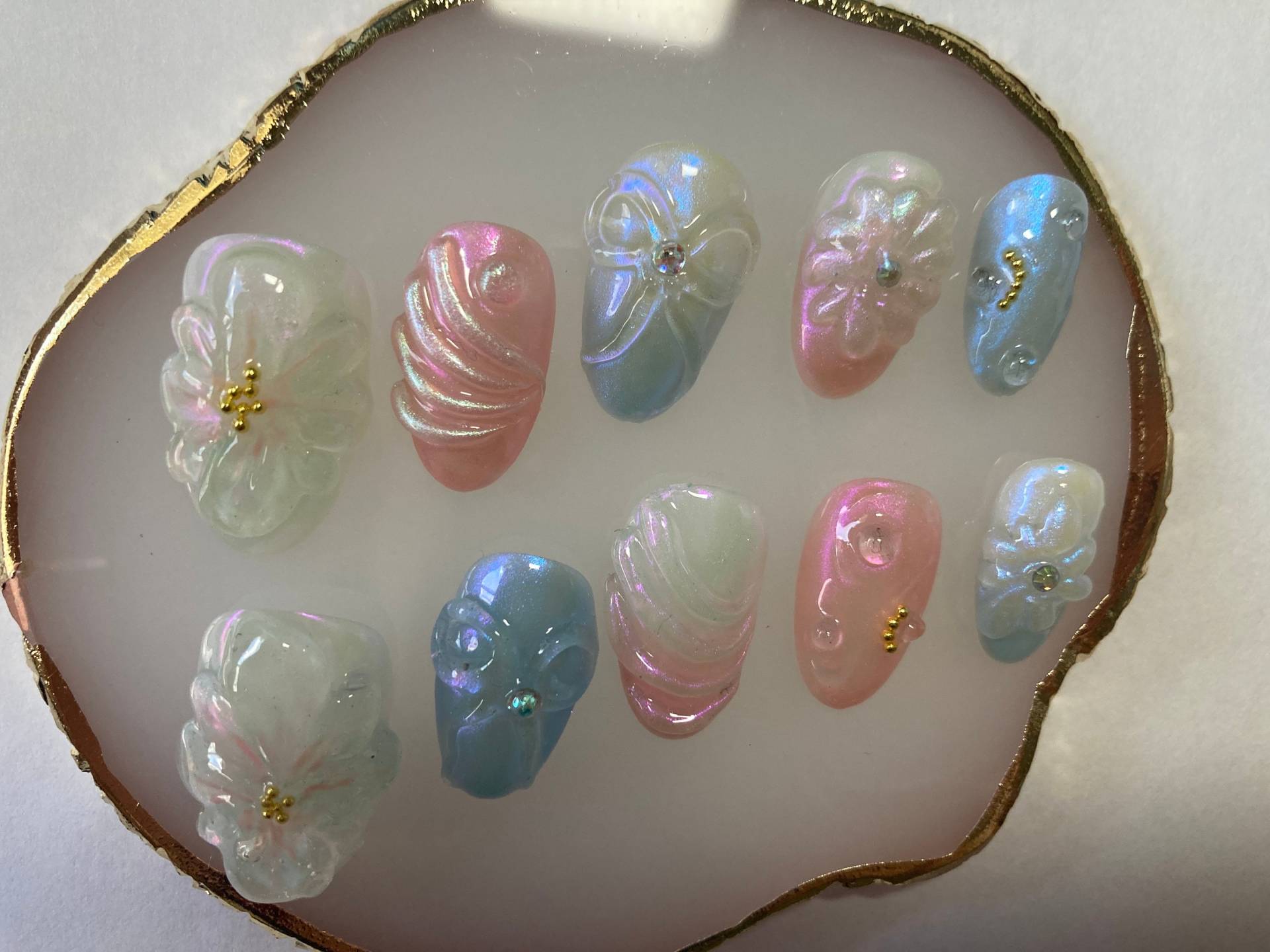 Pastellfarbene Jelly-Nägel Mit 3D-Kunst - 10 Stück von Etsy - IconicNailArt