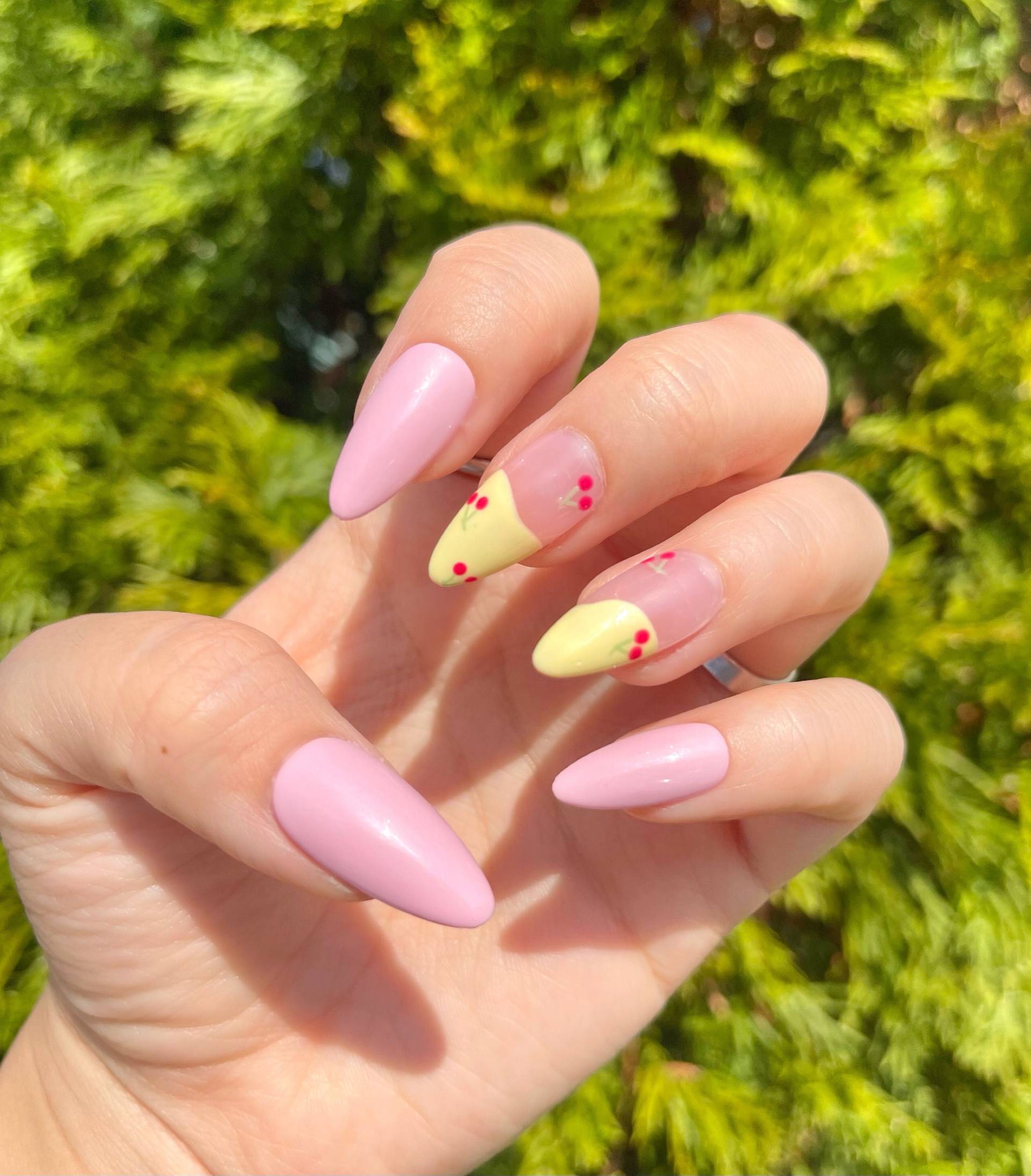 Kirschnägel/Frühlingsnägel/Kunstnägel/Abstrakte Kirschnägel/Pinke Und Gelbe Nägel/Press On Nails von Etsy - ImaGINAtionNails