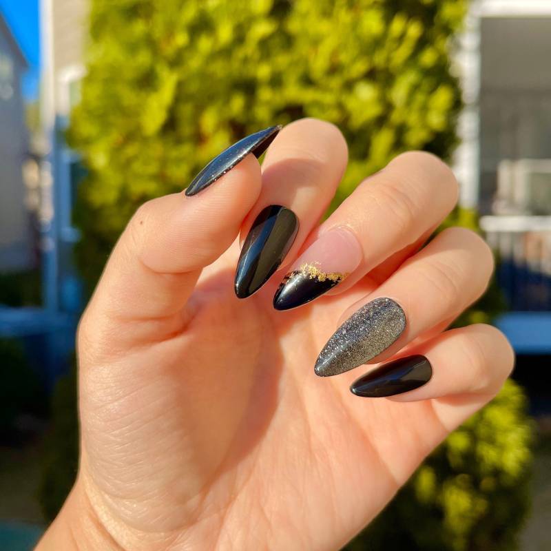 Schwarze Und Goldene Neujahrsnägel/Samtnägel/Gold Flake Nails/Trendy/Fake Nails/Schwarze Glitzernägel/Press Ons von Etsy - ImaGINAtionNails