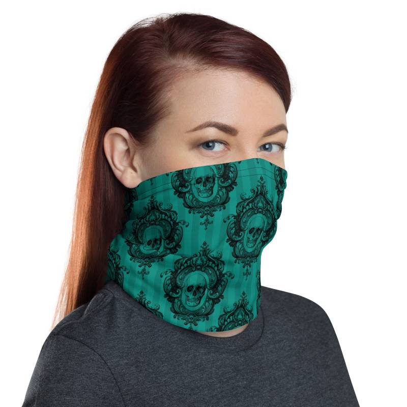 Gothic Skulls Teal Waschbar Gesichtsmaske Hals Gaiter von Etsy - InspiredRebellion