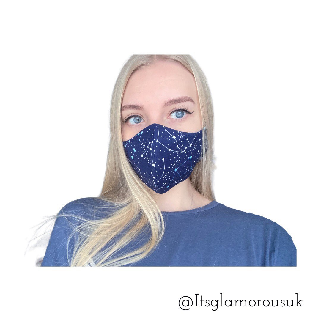 Briefkasten Geschenk - Constellation Print Handgemachte Baumwoll Gesichtsmaske Uk Made Luxusmasken Doppelschicht Stern Wiederverwendbar Waschbar von Etsy - ItsGlamorousUK