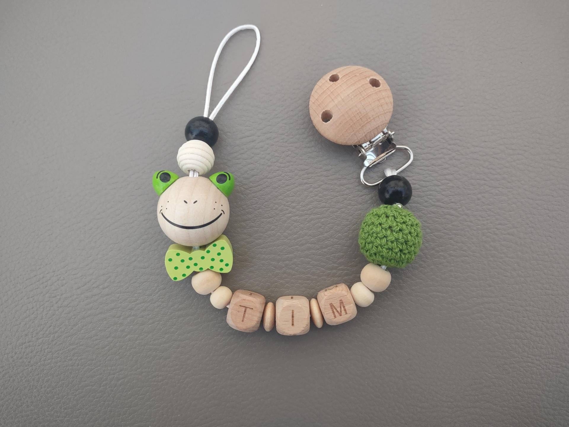 Schnullerkette Frosch Personalisiert Mit Name Babygeschenk Schnullerkette Frosch Personalisiert Mit Name Babygeschenk von Etsy - JanuFaktur