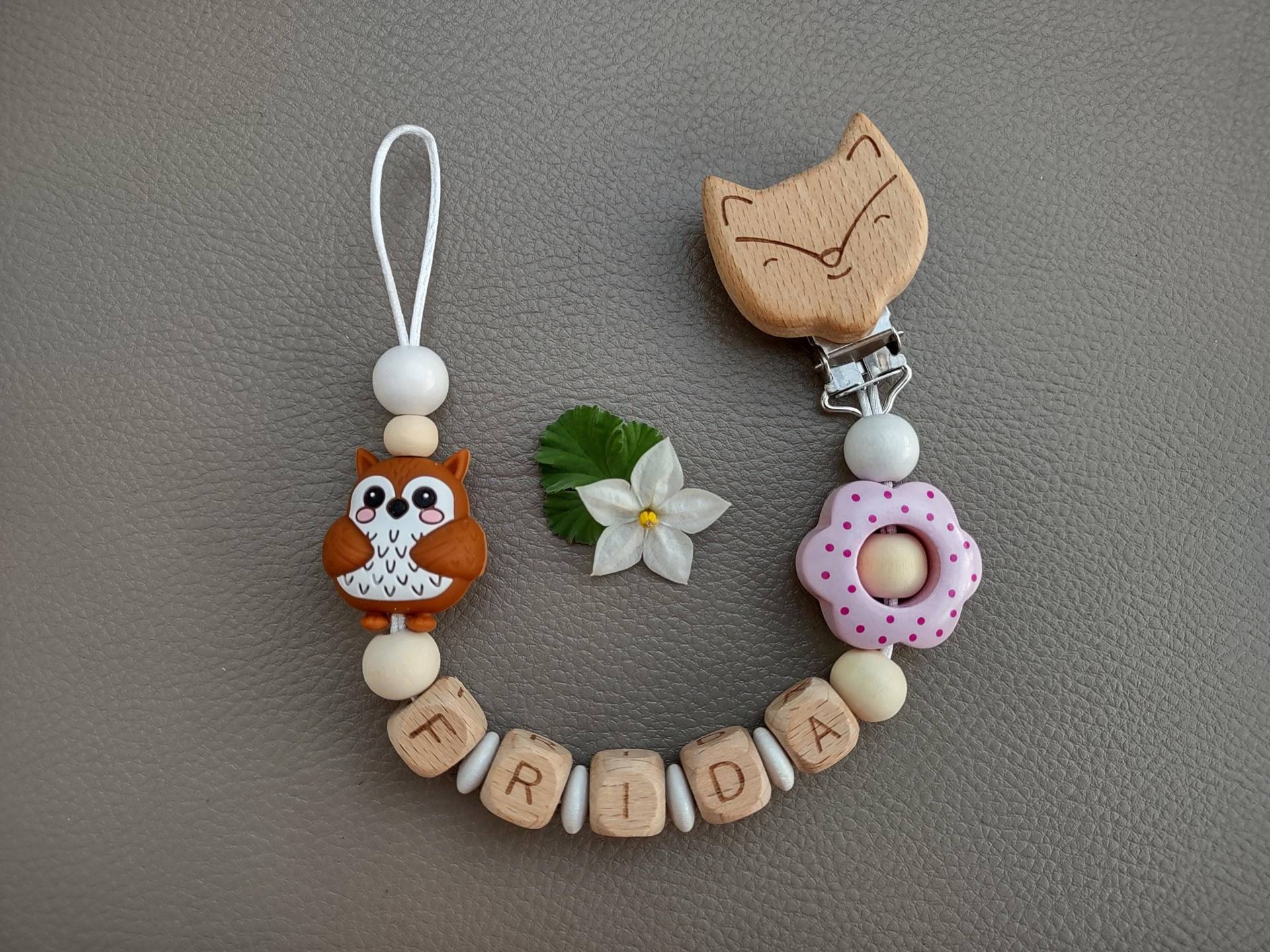 Schnullerkette Personalisiert Eule Mit Name Babygeschenk Schnullerkette Personalisiert Eule Mit Name Babygeschenk von Etsy - JanuFaktur
