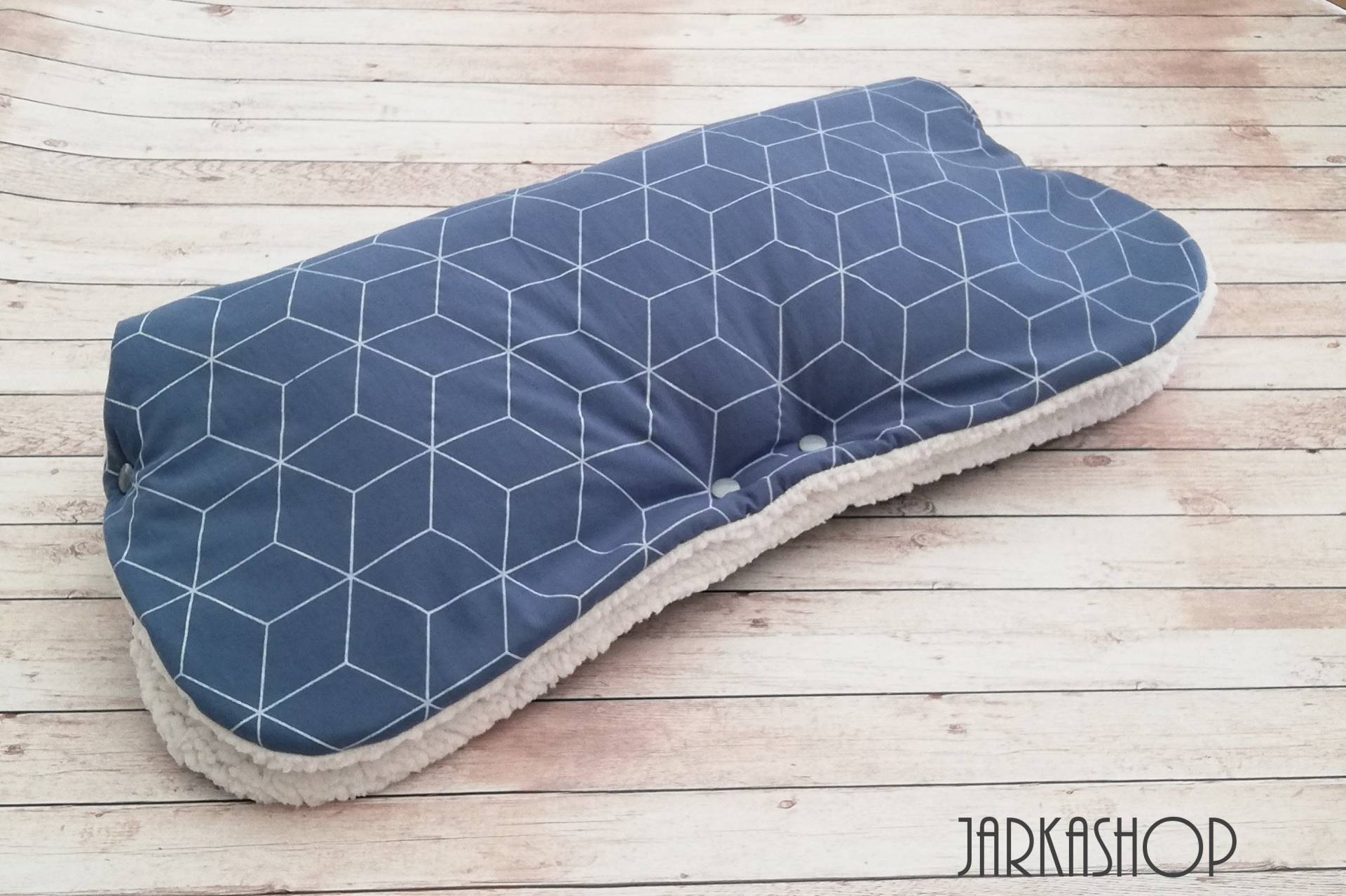 Kinderwagenmuff Mit Vlies Und Teddyplüsch, Handwärmer "Kristall Rauten-Blau", Nach Wünsch Namen, Personalisierung, Winter Kinderwagenmuff Mit Vlies Und Teddyplüsch, Handwärmer "Kristall Rauten-Blau", Nach Wünsch Namen, Personalisierung, Winter von Etsy - Jarkashop