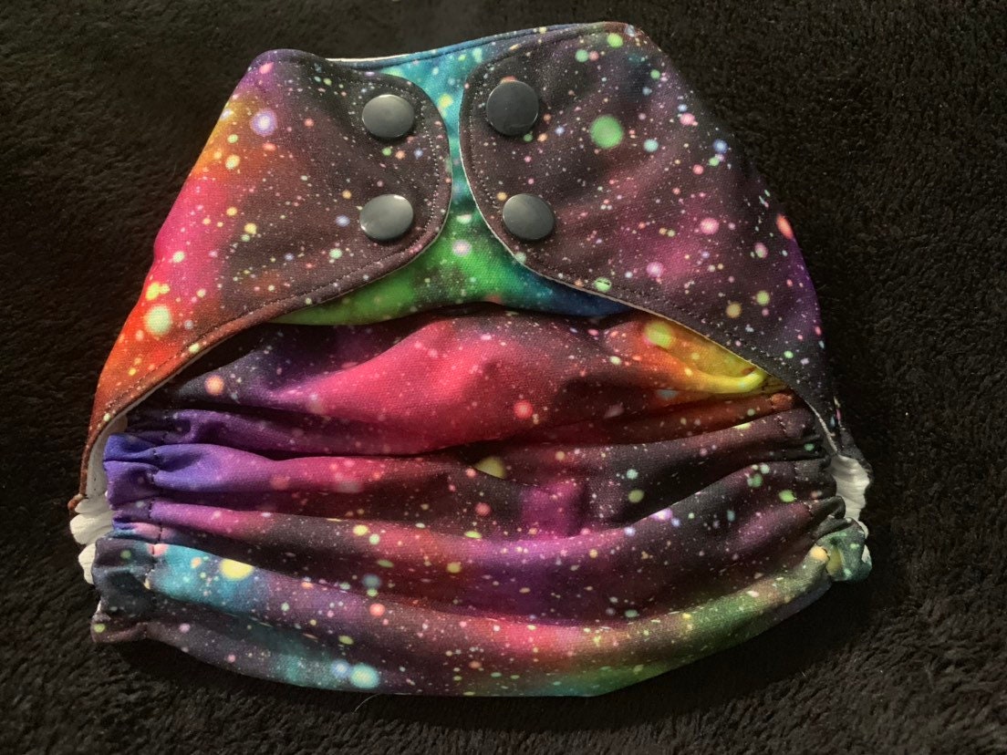 Galaxy Stars Druck Pul Wiederverwendbare Schwimmwindel/Eine Größe Passt Die Meisten/Schwimmer/Wasser-Windel Galaxy Stars Druck Pul Wiederverwendbare Schwimmwindel/Eine Größe Passt Die Meisten/Schwimmer/Wasser-Windel von Etsy - JaydieBugandB