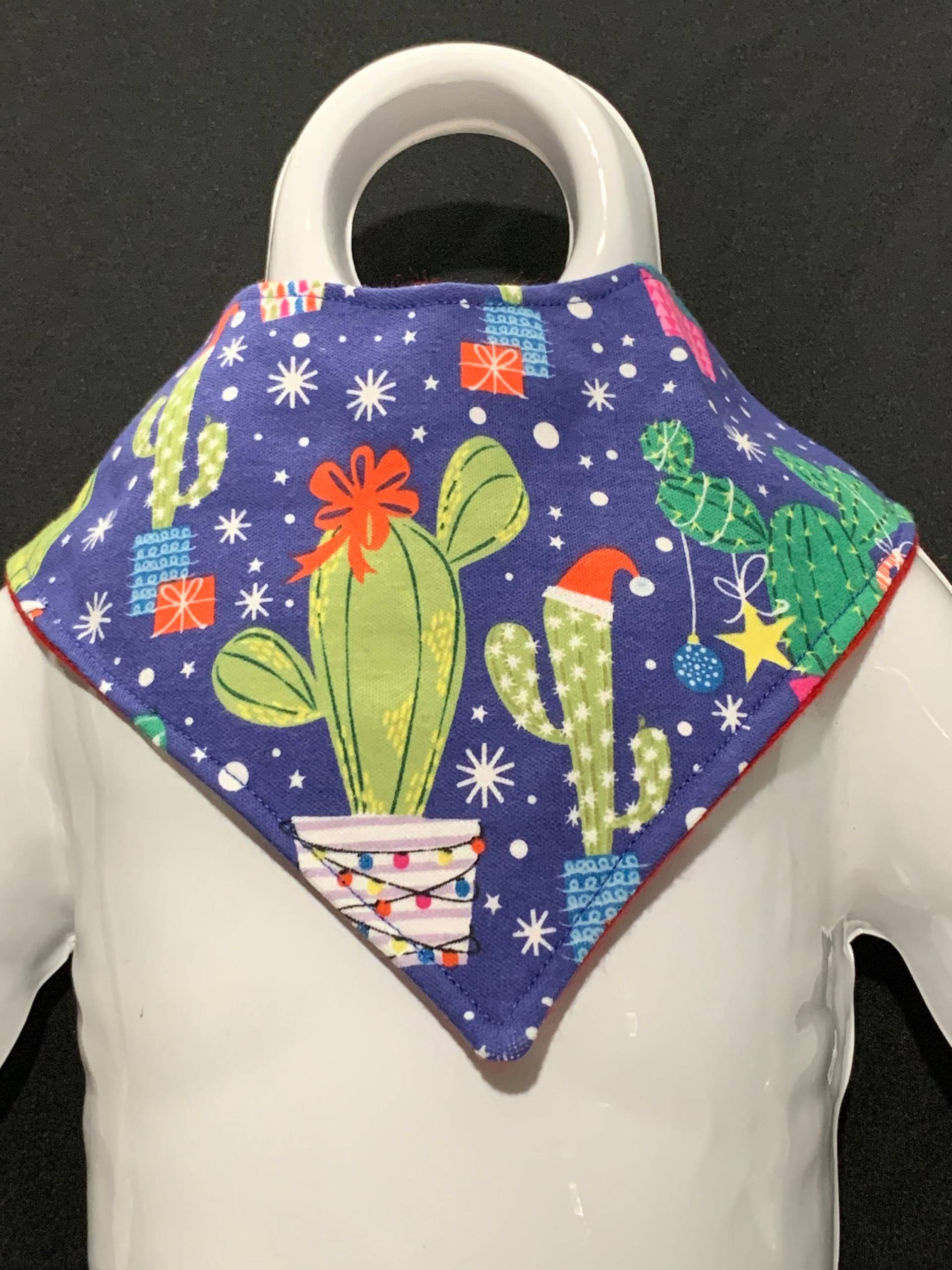 Merry Christmas Cactuses B-Dry Drool Bib/Bibdana/Bandana Bib Merry Christmas Cactuses B-Dry Drool Bib/Bibdana/Bandana Bib von Etsy - JaydieBugandB