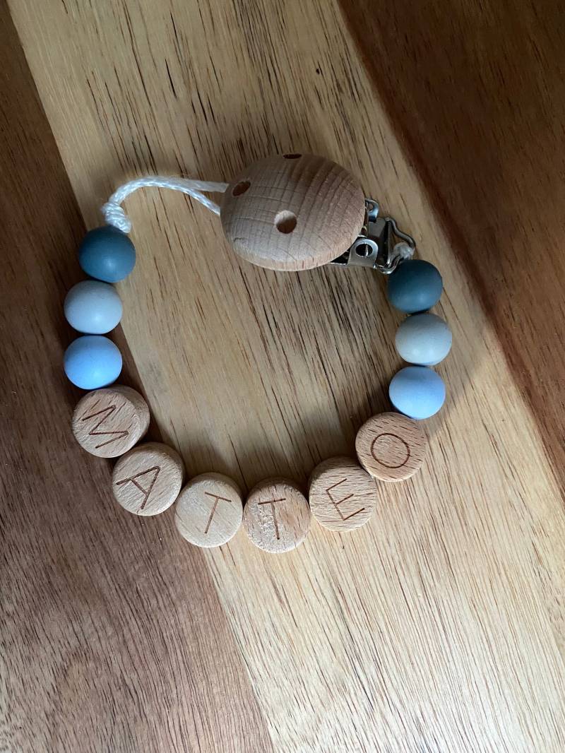 Schnullerkette Mit Namen | Babykette Personalisiert Geschenk Fürs Baby Zur Geburt Unter 20 Eur von Etsy - JessnessHamburg