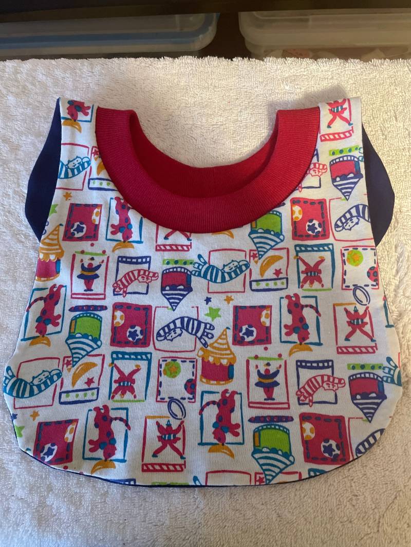 1 Bibs 15" Hals Pull Over Head T-Shirt Special Needs Drool Baumwolle Polyester Zirkus Katzen von Etsy - JudysClothingCollect