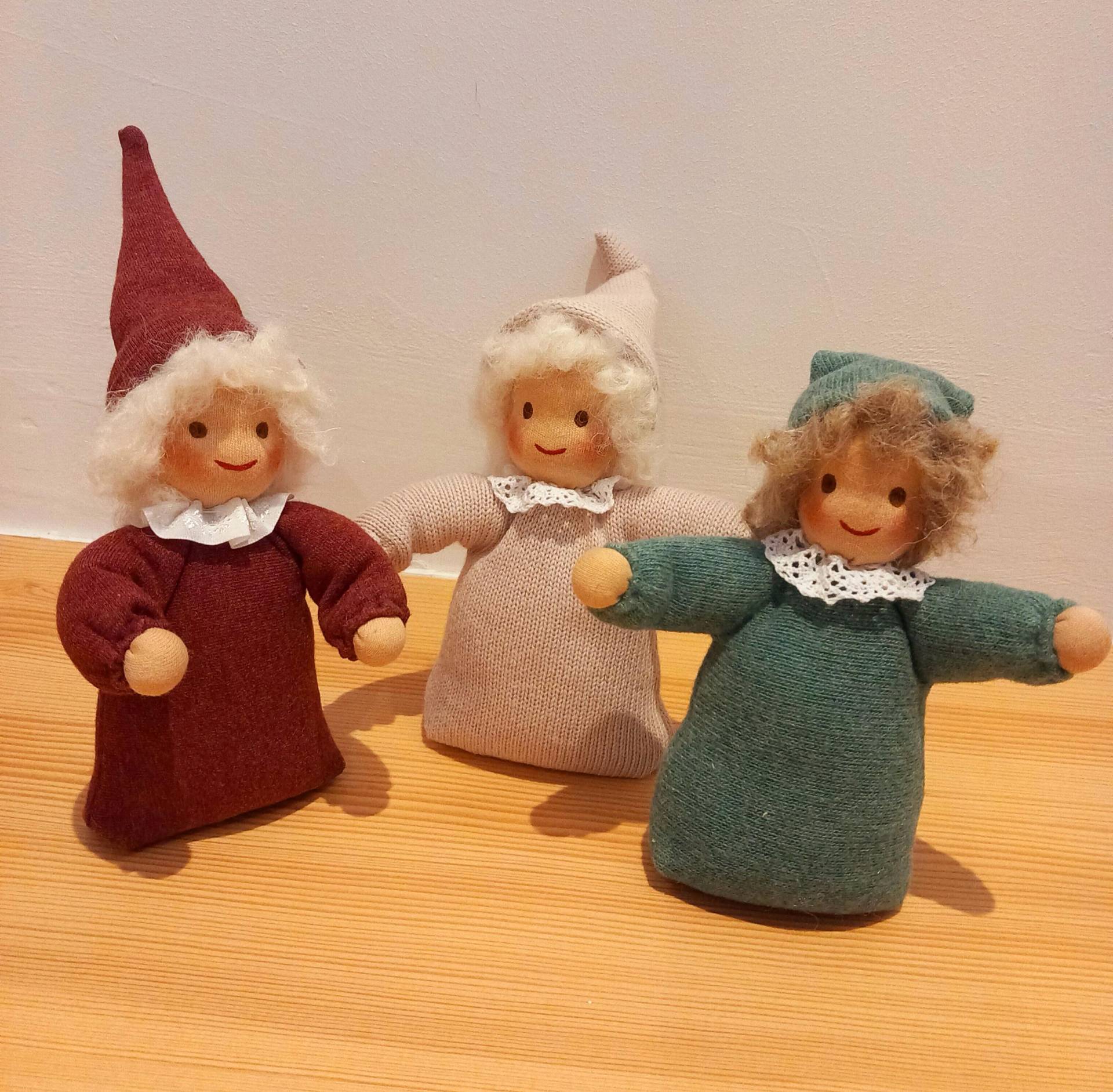 Kleine Puppe Mit Zipfelmütze, Geschenke, Kleinigkeit, Deko von Etsy - JulisKleinigkeiten