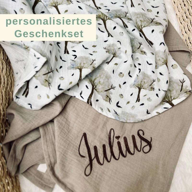 2Er Set Musselintuch Baby - Geschenkset Zur Geburt Spucktuch Personalisiert Mulltuch Bäume Blätter Herbst von Etsy - Kejki