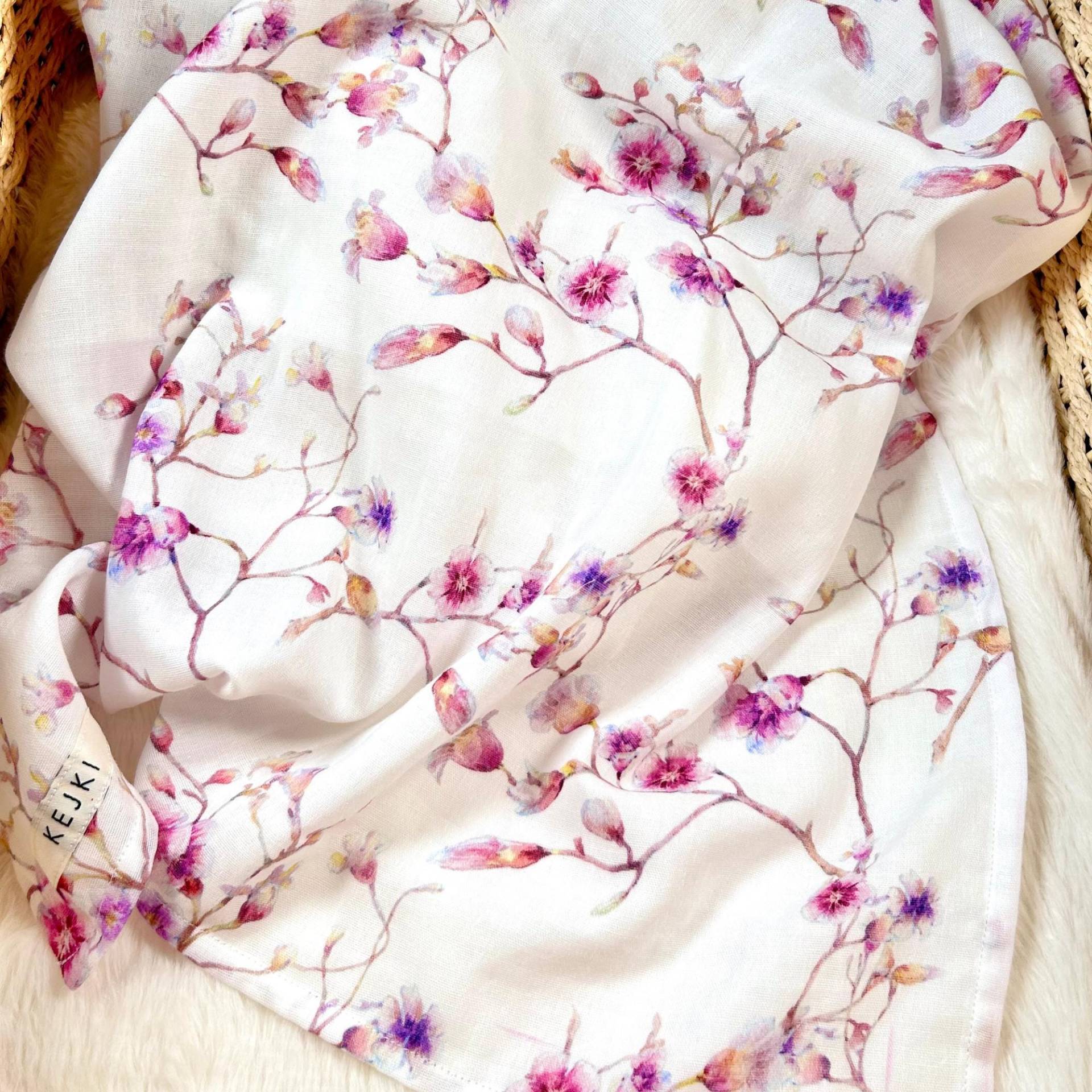 Personalisierbares Musselintuch Baby Kirschblüten | Spucktuch, Mullwindel Geschenk Zur Geburt Oder Babyparty| Bestickt Mit Namen Personalisierbares Musselintuch Baby Kirschblüten | Spucktuch, Mullwindel Geschenk Zur Geburt Oder Babyparty| Bestickt Mit Namen von Etsy - Kejki