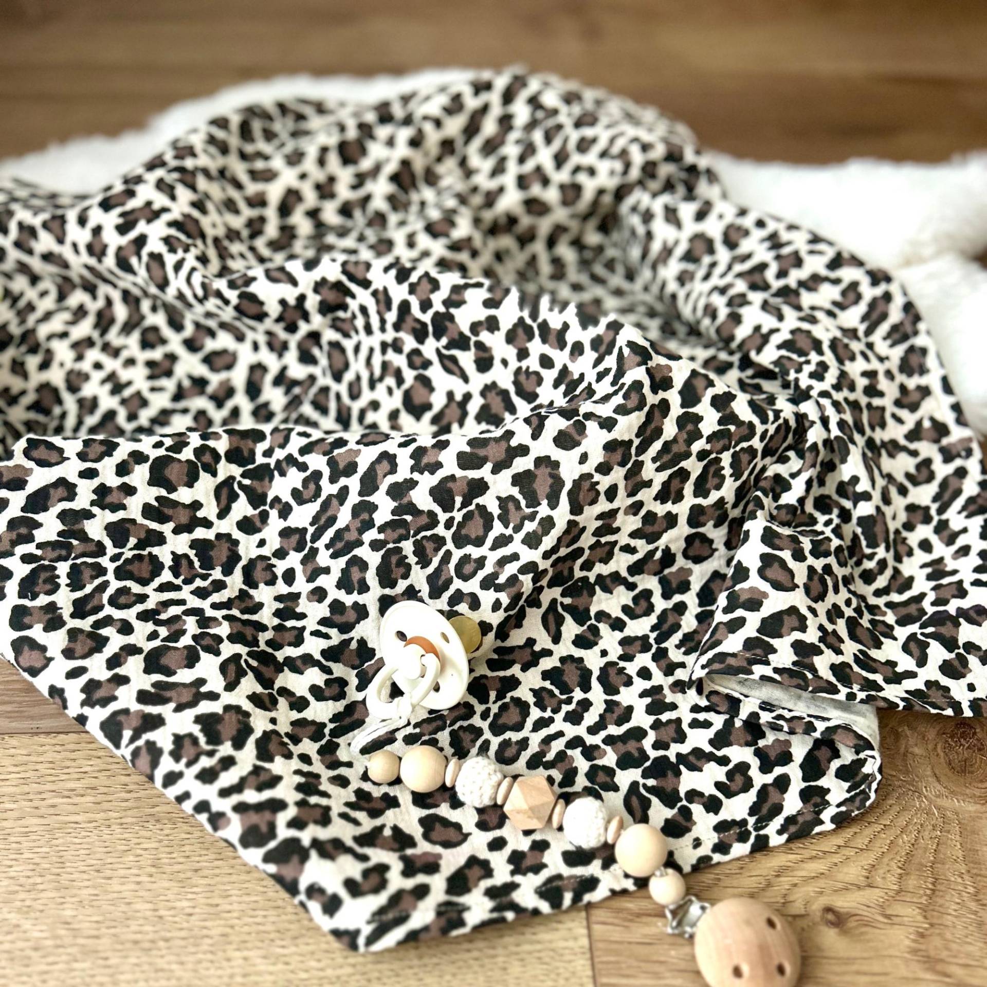 Personalisierbares Musselintuch Baby Leo Animalprint | Spucktuch, Mullwindel Geschenk Zur Geburt Oder Babyparty| Bestickt Mit Namen Personalisierbares Musselintuch Baby Leo Animalprint | Spucktuch, Mullwindel Geschenk Zur Geburt Oder Babyparty| Bestickt Mit Namen von Etsy - Kejki
