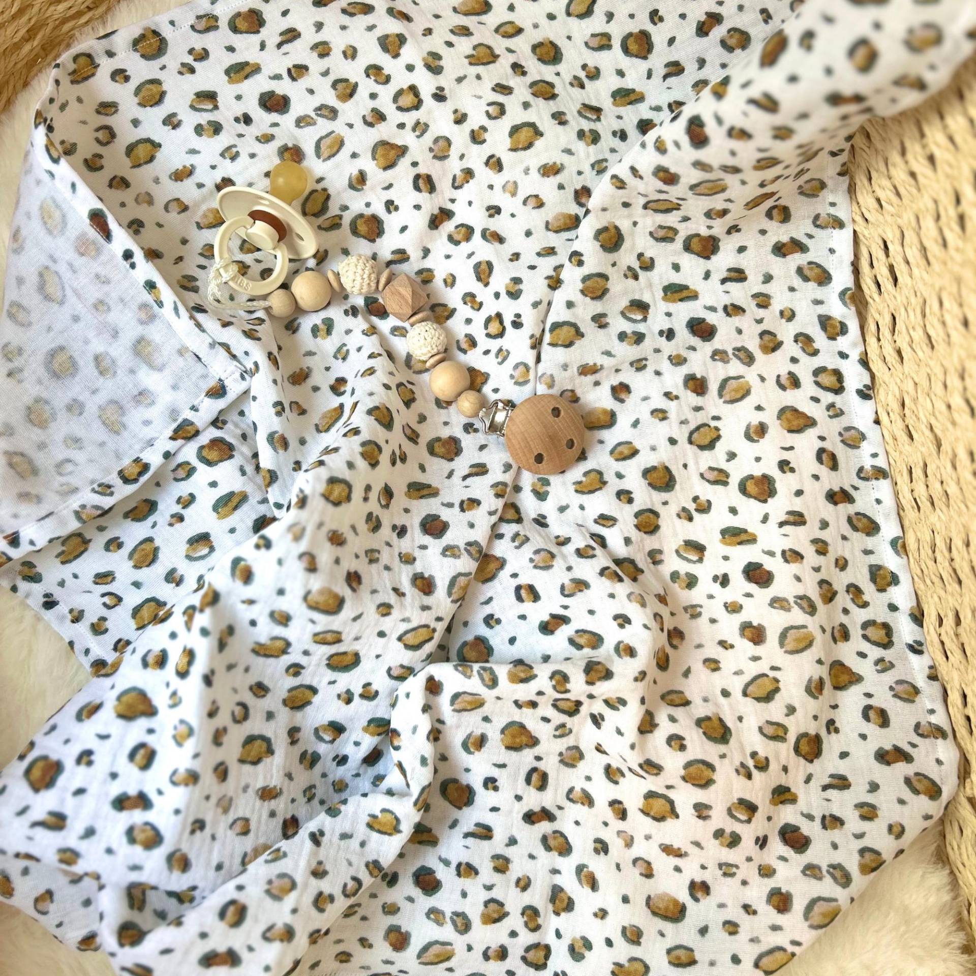 Personalisierbares Musselintuch Baby Leo | Spucktuch, Mullwindel Geschenk Zur Geburt Oder Babyparty| Bestickt Mit Namen Personalisierbares Musselintuch Baby Leo | Spucktuch, Mullwindel Geschenk Zur Geburt Oder Babyparty| Bestickt Mit Namen von Etsy - Kejki