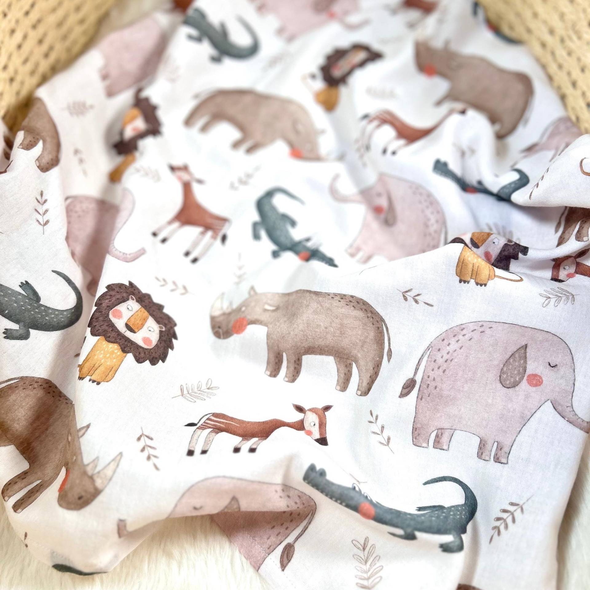 Personalisierbares Musselintuch Baby Safari | Spucktuch, Mullwindel Geschenk Zur Geburt Bestickt Mit Namen Löwe, Elefant, Giraffe Personalisierbares Musselintuch Baby Safari | Spucktuch, Mullwindel Geschenk Zur Geburt Bestickt Mit Namen Löwe, Elefant, Giraffe von Etsy - Kejki