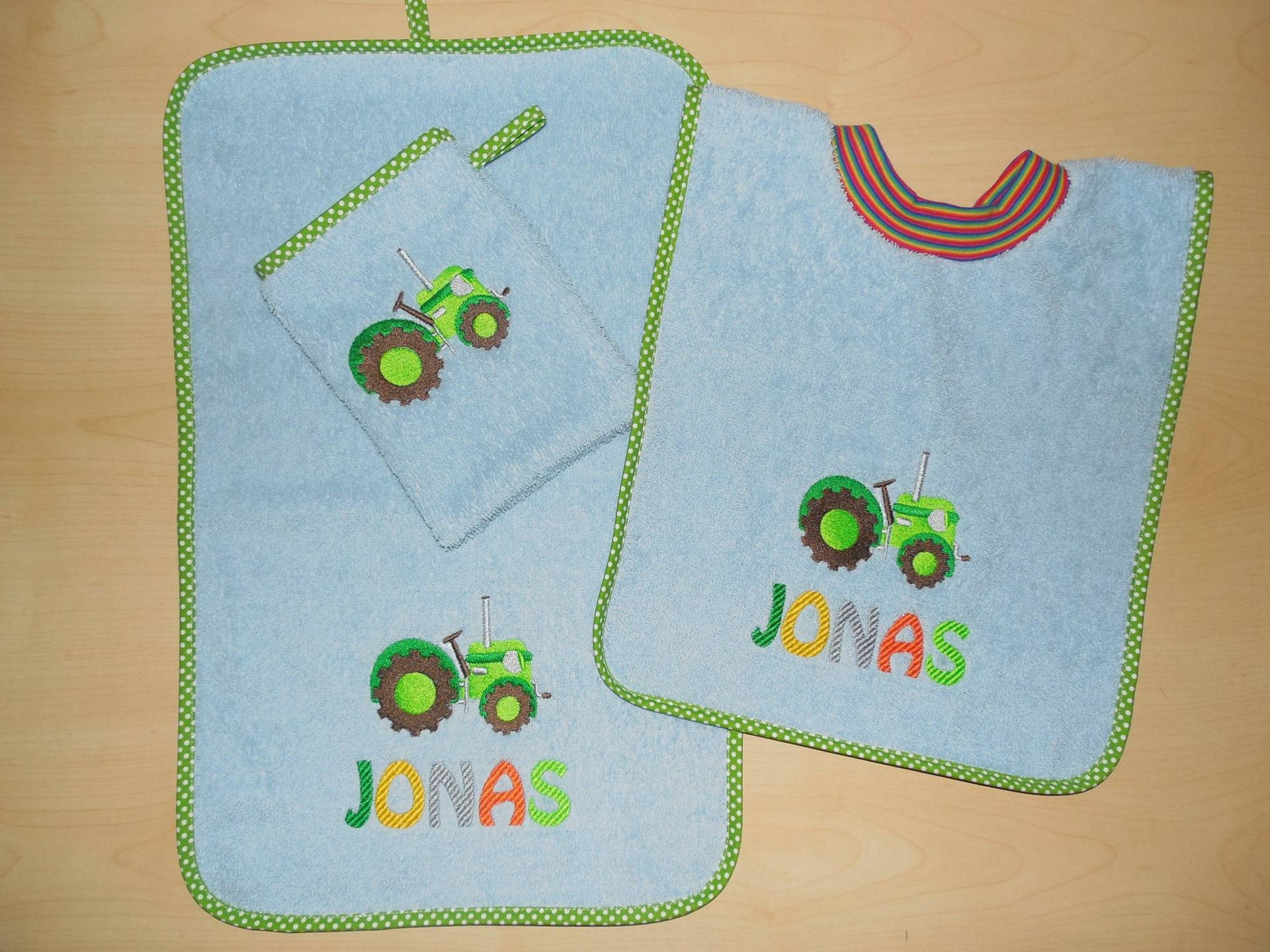 Handtuch + Lätzchen Waschhandschuh Mit Namen Und Stickbild Sabberlatz Handtuchlätzchen Handtuch + Lätzchen Waschhandschuh Mit Namen Und Stickbild Sabberlatz Handtuchlätzchen von Etsy - KerstinsStickdateien