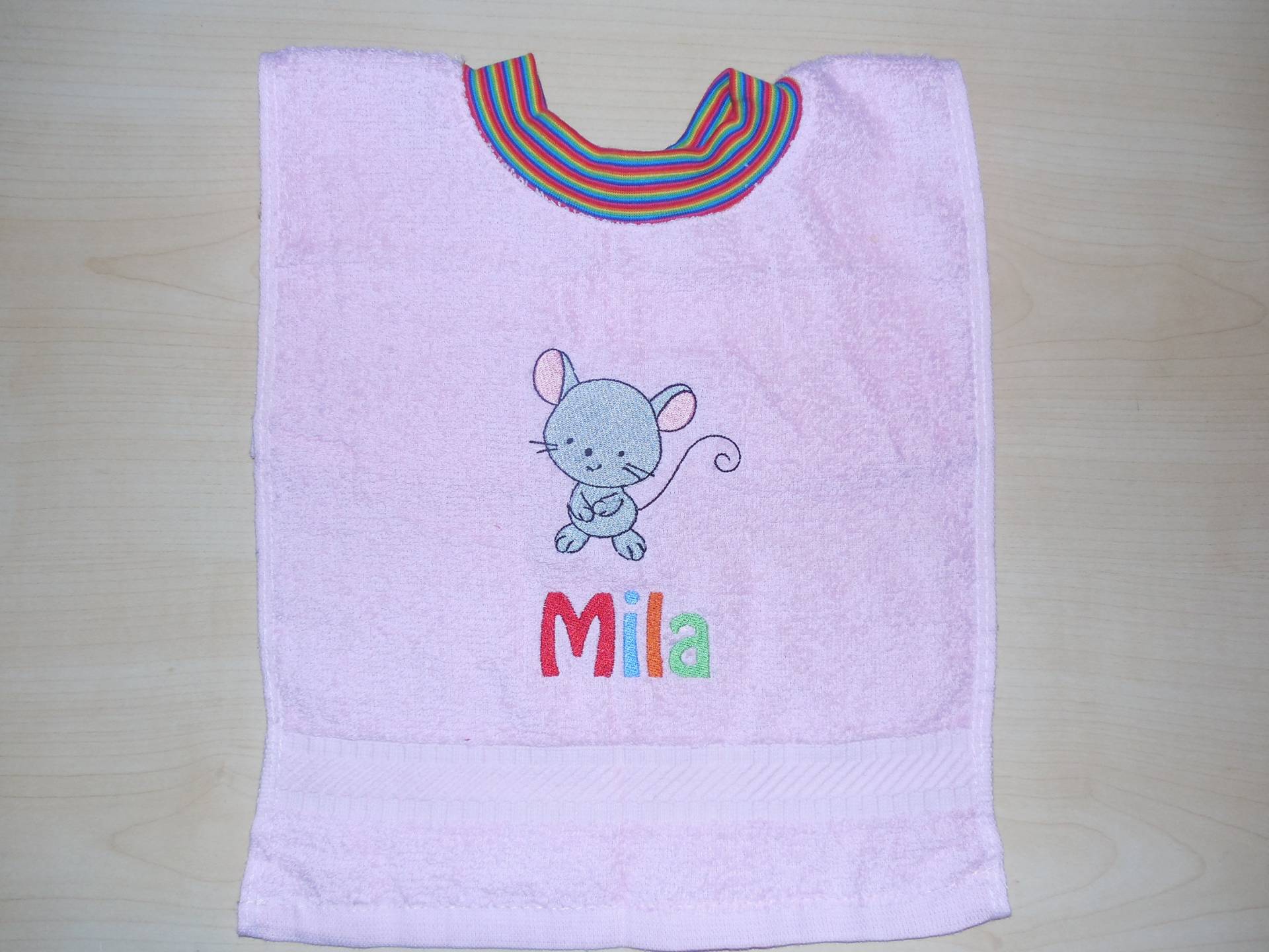 Handtuch Lätzchen Mit Namen Und Stickbild Sabberlatz Handtuch Lätzchen Mit Namen Und Stickbild Sabberlatz von Etsy - KerstinsStickdateien