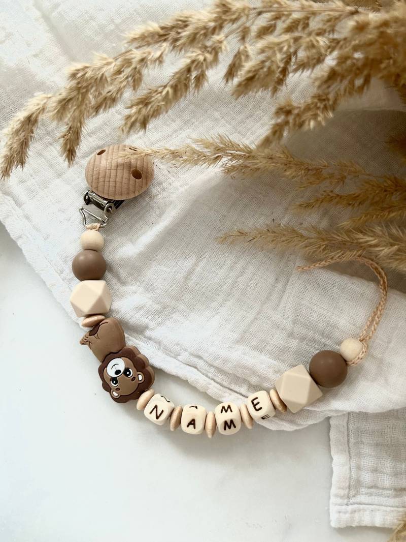 Schnullerkette Mit Namen | Personalisiert Jungle Löwe Safari von Etsy - KiLiLuNi