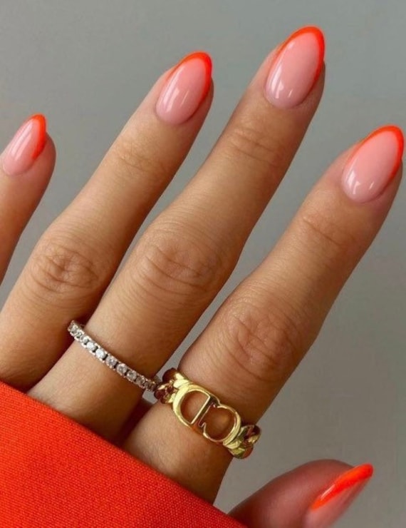 Orange Mandel French Tip Nägel | Bunte Press Ons von Etsy - KiNailedIt