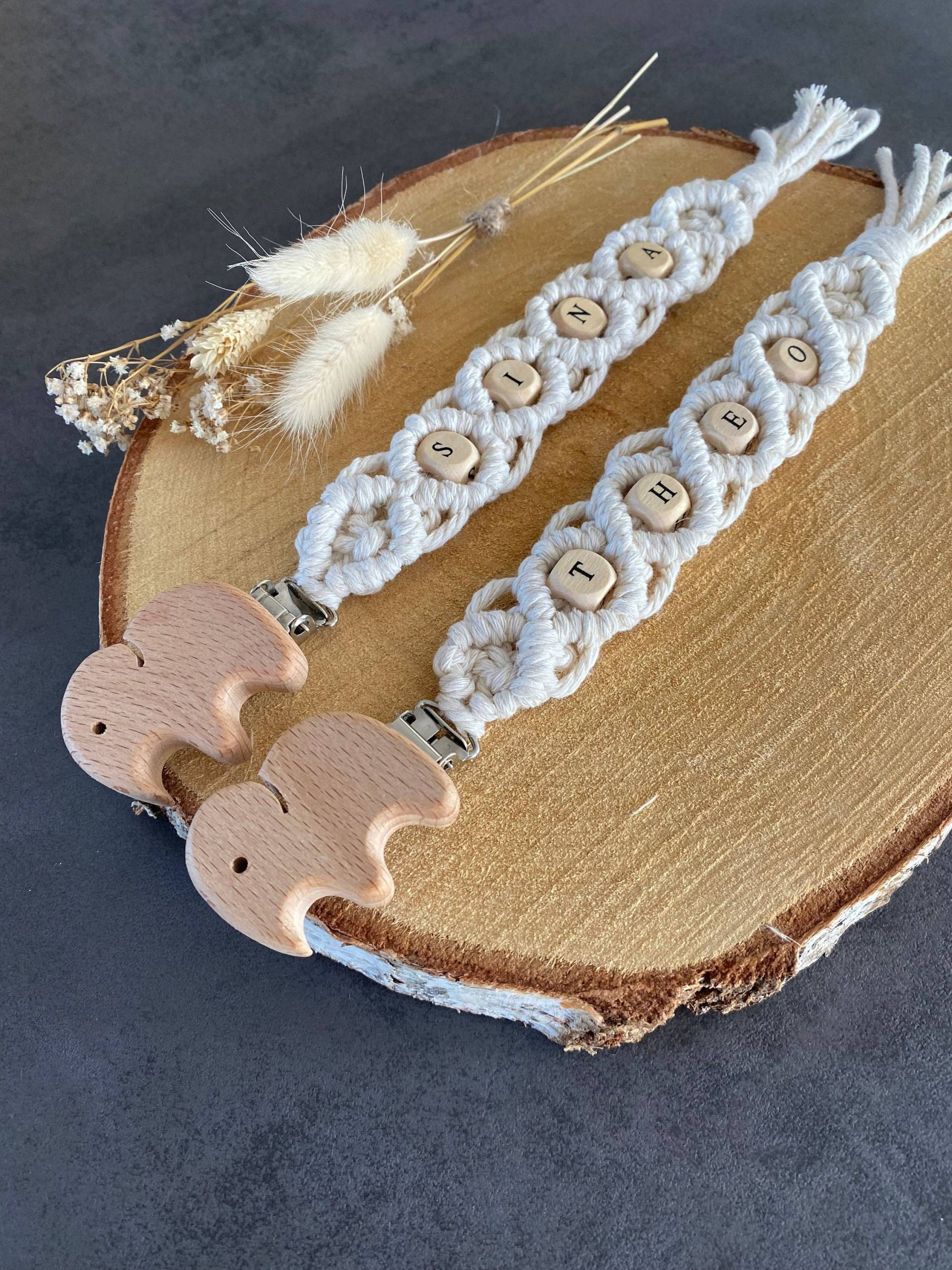 Makramee Schnullerkette, Schnullerband, Personalisiert, Junge, Mädchen, Geschenk Makramee Schnullerkette, Schnullerband, Personalisiert, Junge, Mädchen, Geschenk von Etsy - KibakiHandmadeShop