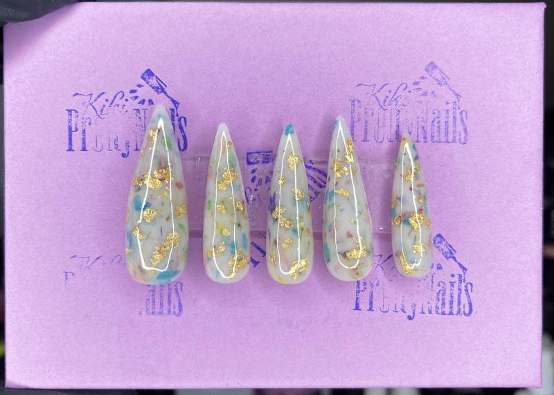 Milchbad Blumen Set Alle Acryl | Kommt Nur in Einem 10Er Nagelset von Etsy - KikiprettynailsLLC