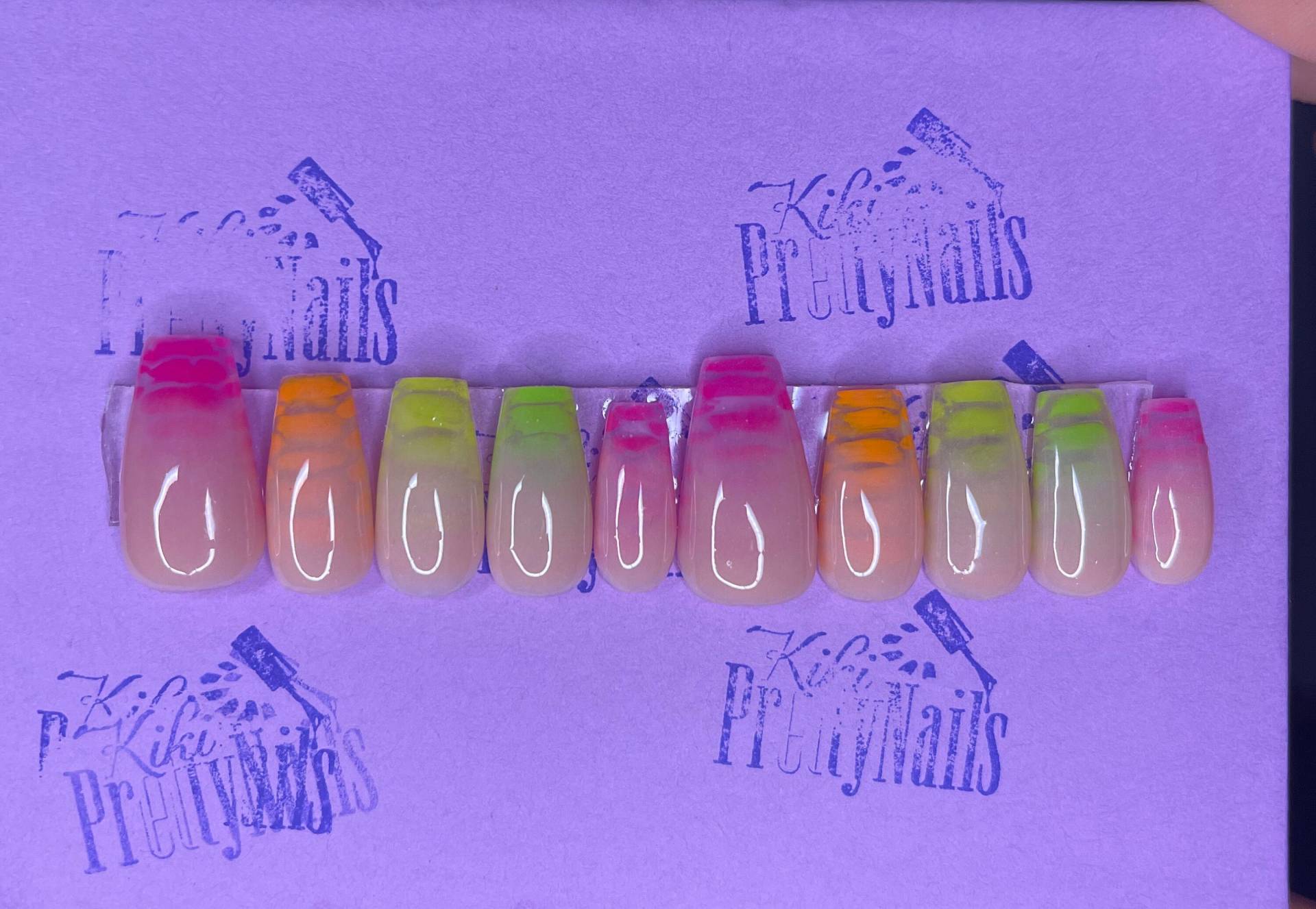 Neon Krokodil Ombré Set Kommt Nur Im 10Er Nagelset von Etsy - KikiprettynailsLLC